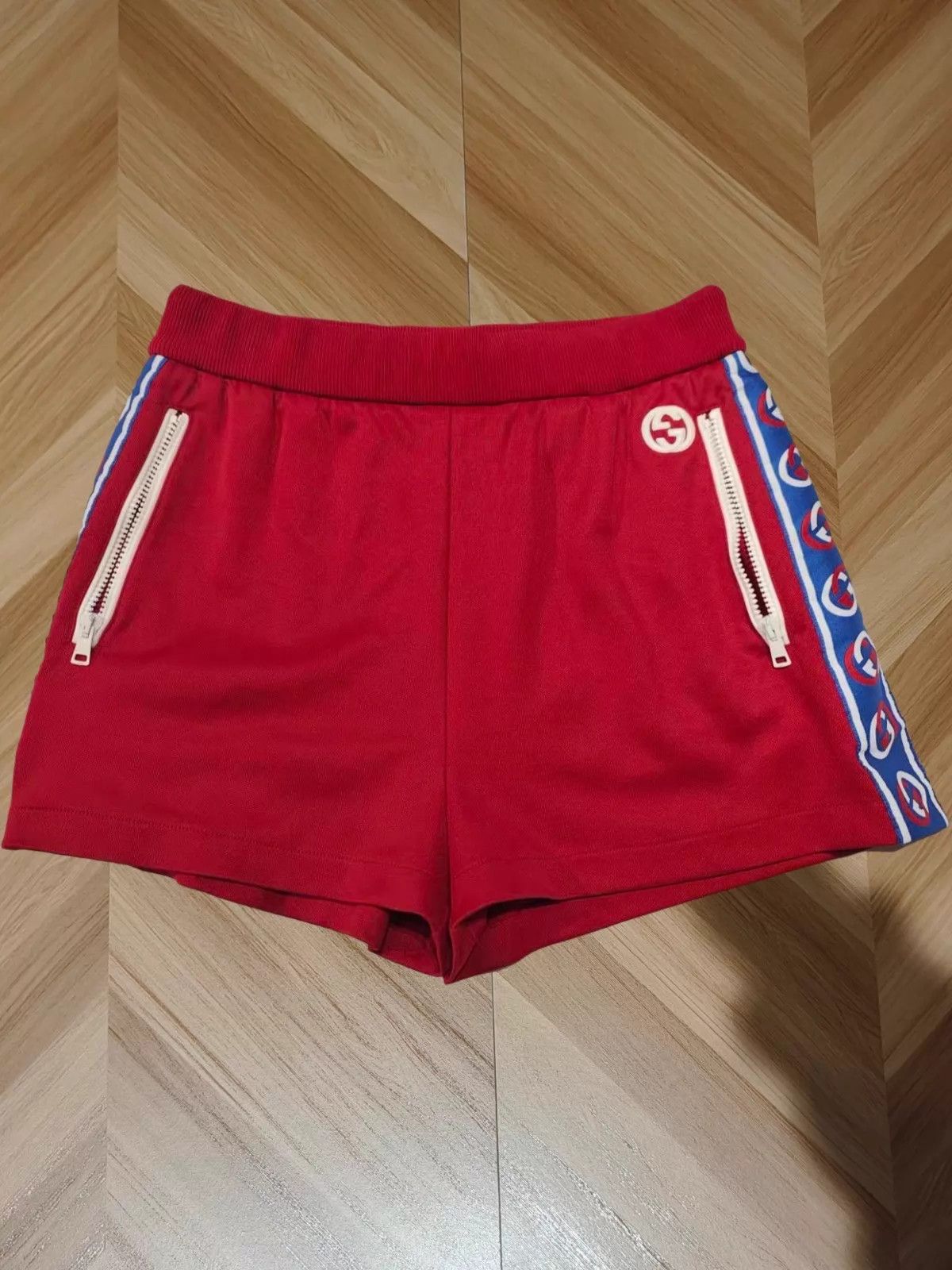 Gucci Gucci authentic mint shorts Size 27" / US 4 / IT 40 - 1 Thumbnail