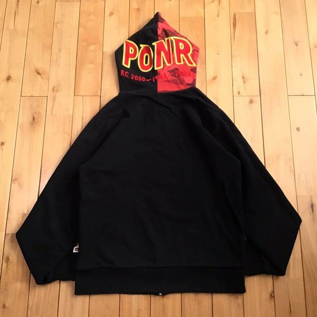 Bape 🔥Reversible🔥 Shark full zip hoodie Red camo a bathing ape Size US L / EU 52-54 / 3 - 5 Thumbnail