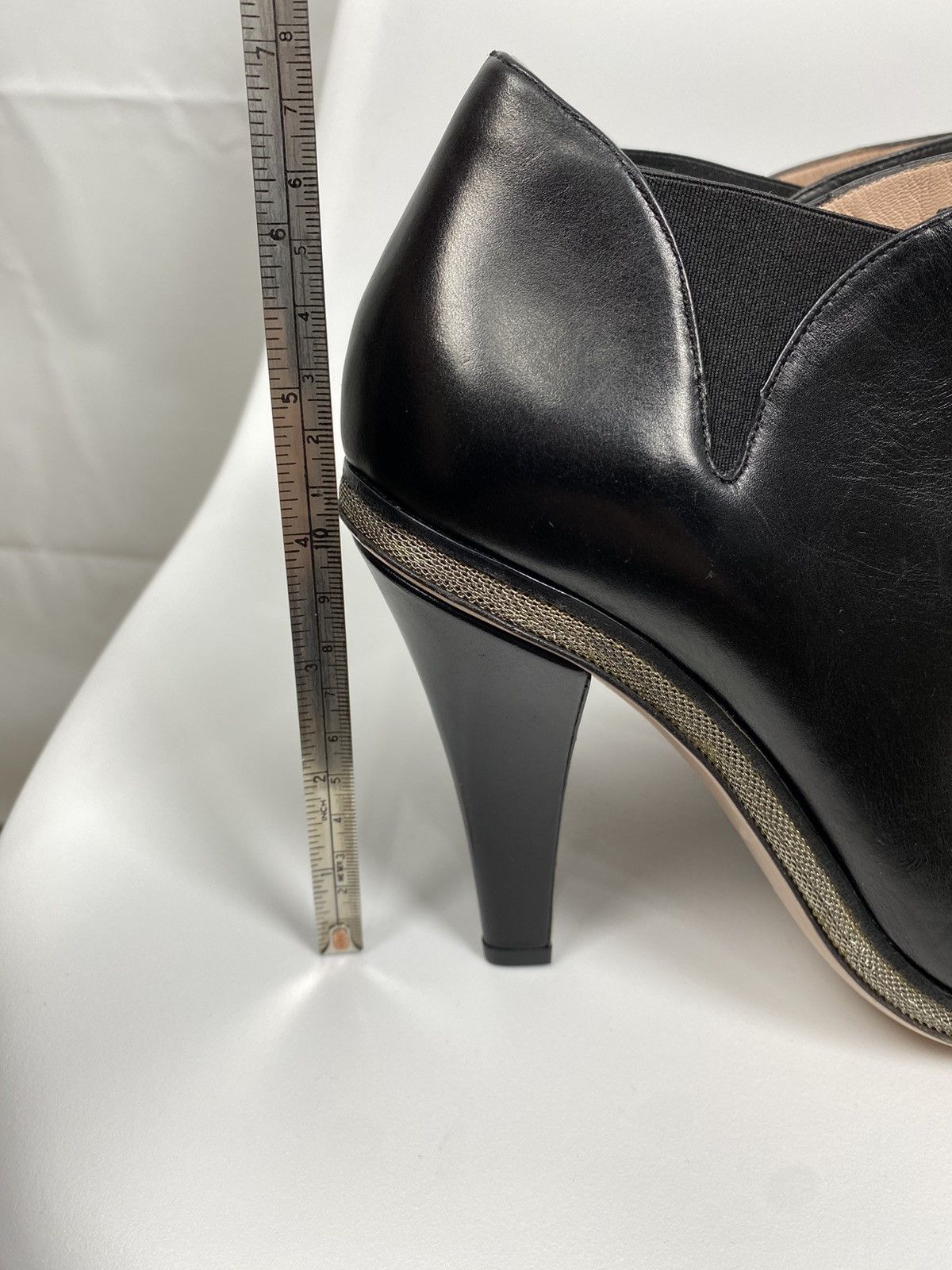 Giorgio Armani Giorgio Armani Leather Ankle Boots size 40 Size US 10 / IT 40 - 12 Thumbnail
