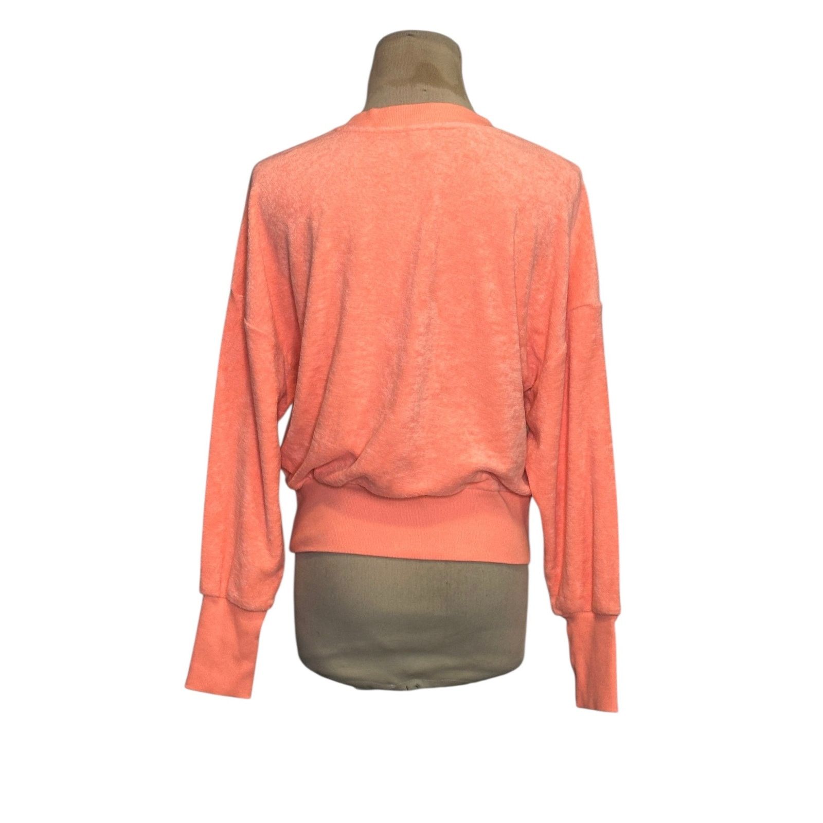 Old Navy Old Navy melon long sleeves teddy sweatshirt size XS Size XS / US 0-2 / IT 36-38 - 2 Thumbnail