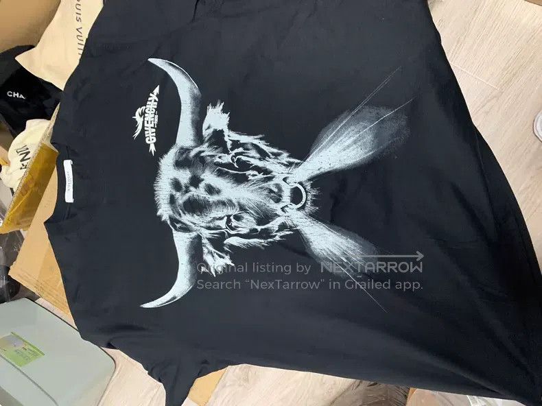 Givenchy Givenchy Black Distressed Bull Head Short Sleeve Size US S / EU 44-46 / 1 - 1 Thumbnail