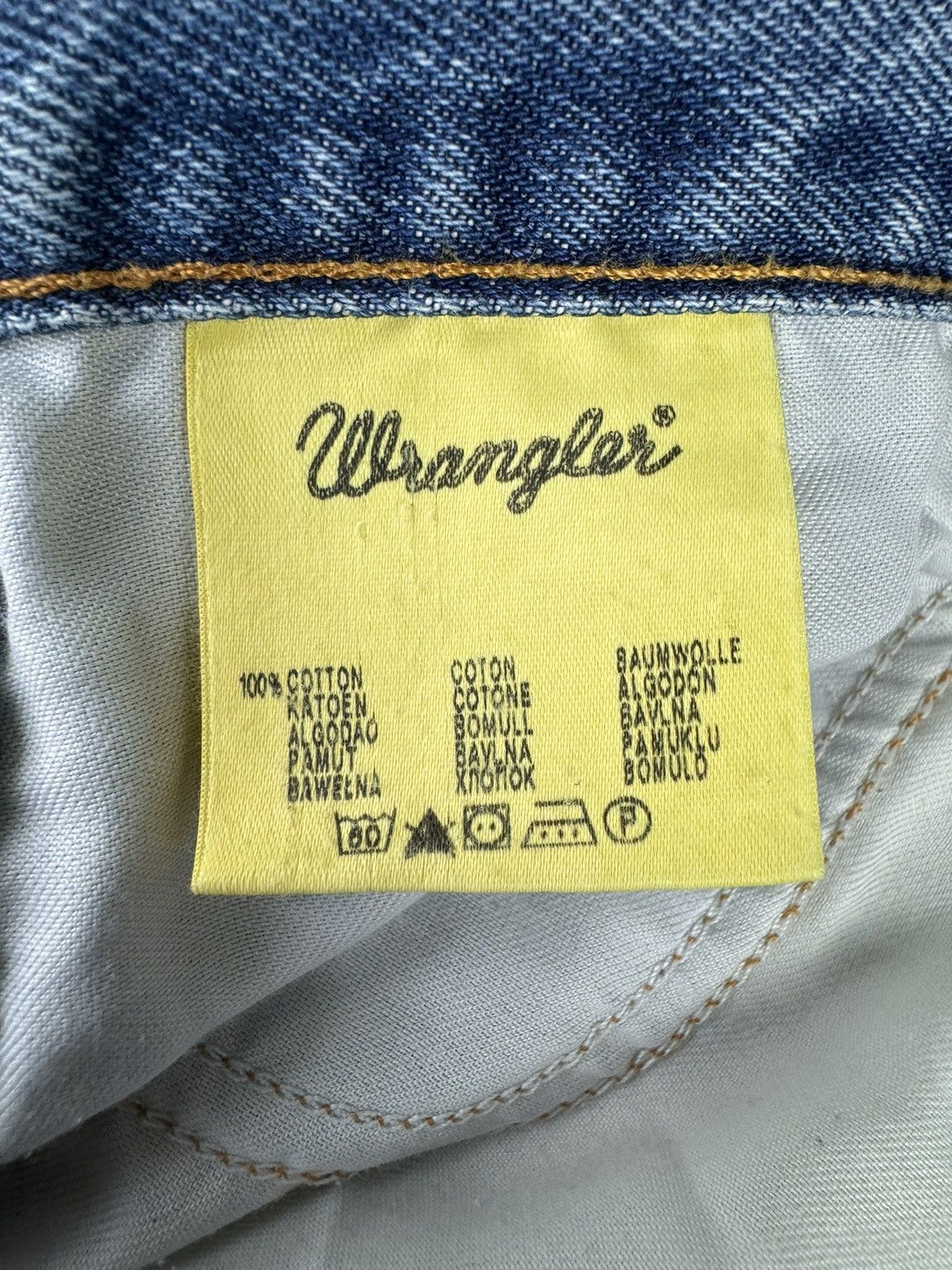 Vintage Essential Wrangler Regular Fit Light Wash Cotton Denim Jeans Size US 32 / EU 48 - 12 Thumbnail