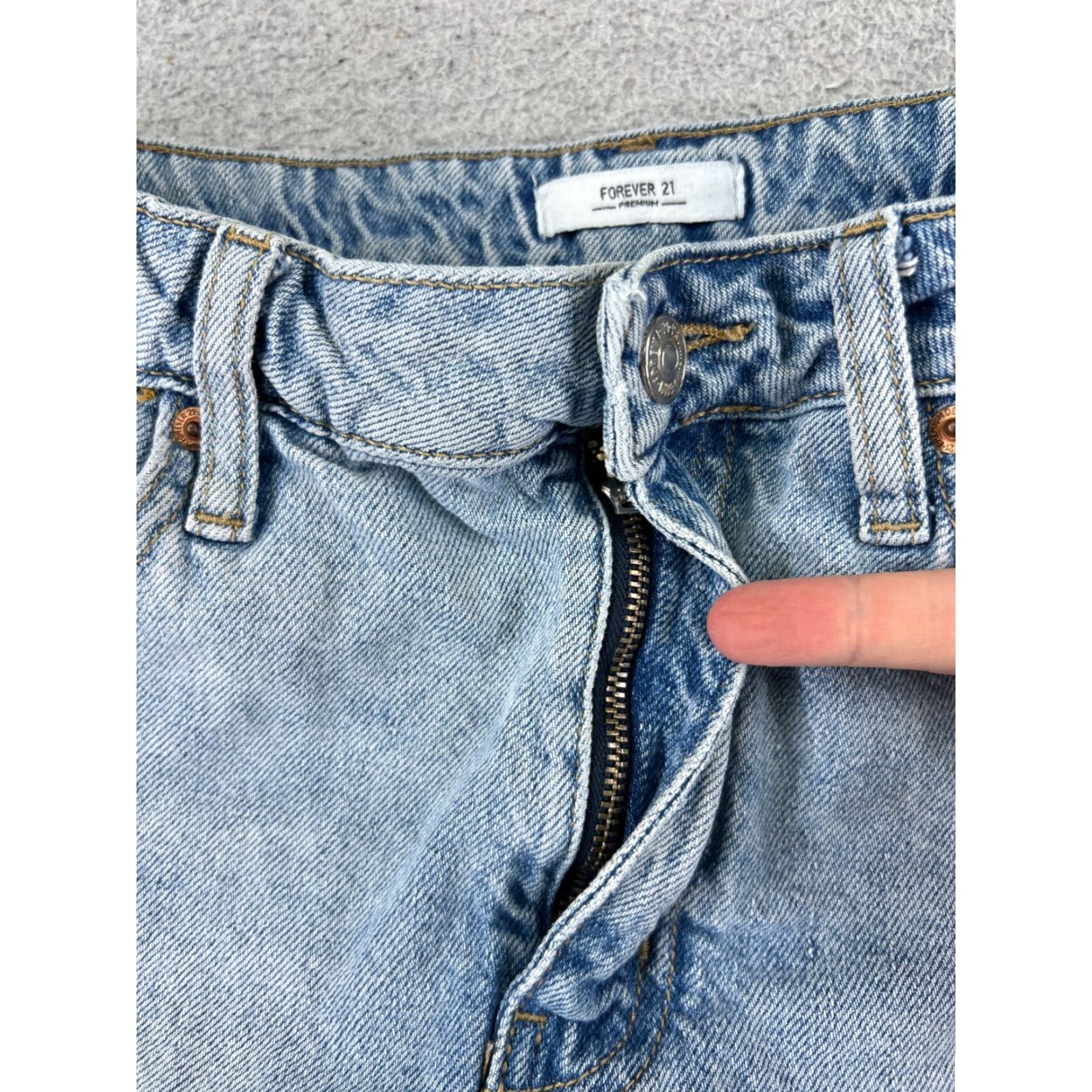 Forever 21 Forever21 Shorts Womens 26 Blue Denim Jean Distressed Cutoff Cotton Blend 23x2 Size 42" / US 20 - 6 Thumbnail