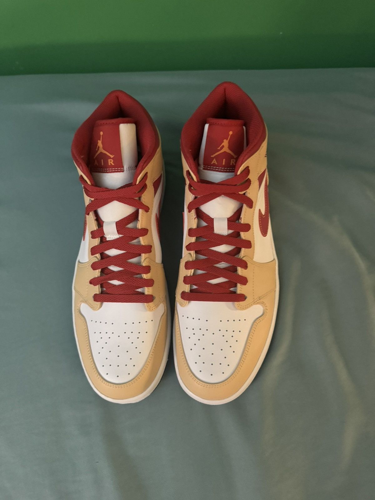 Jordan Brand Nike Air Jordan 1 Mid Light Curry Cardinal 2022 Size US 13 / EU 46 - 7 Thumbnail