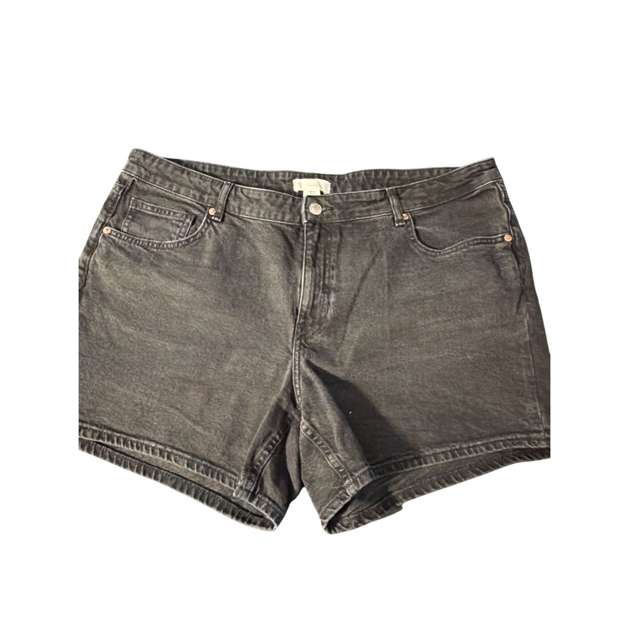 H&M H&M High Waisted Black Denim Shorts Pockets Zip Fly Plus Siz Size 38" / US 16 / IT 52 - 1 Thumbnail