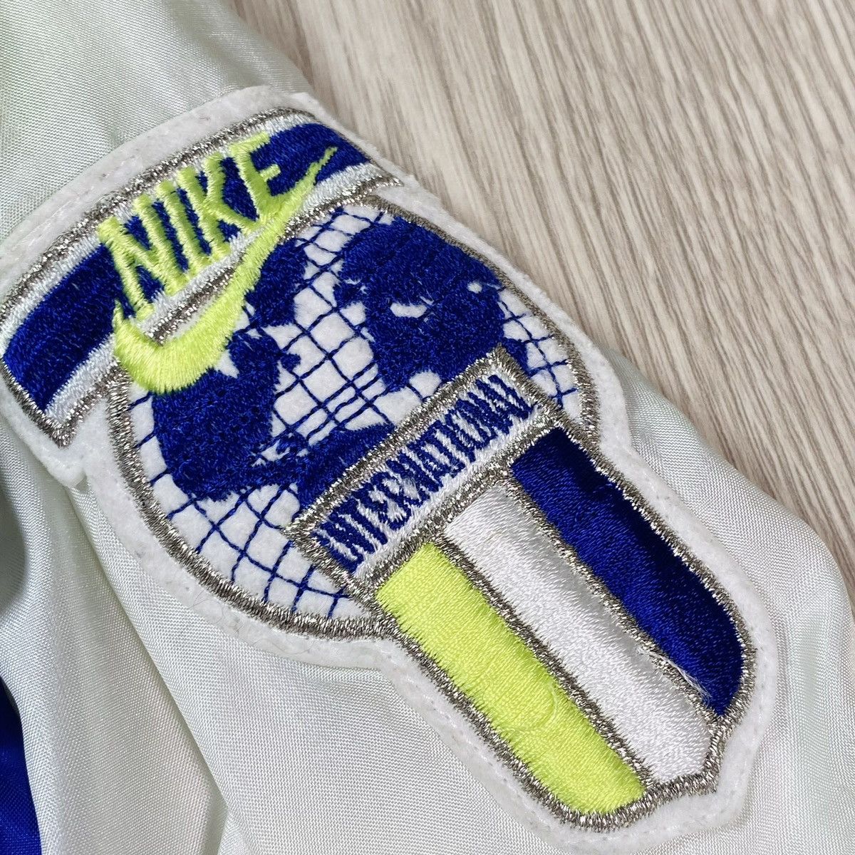 Nike Nike Vintage International 90 Nylon Track Jacket Windbreaker Size US L / EU 52-54 / 3 - 3 Thumbnail