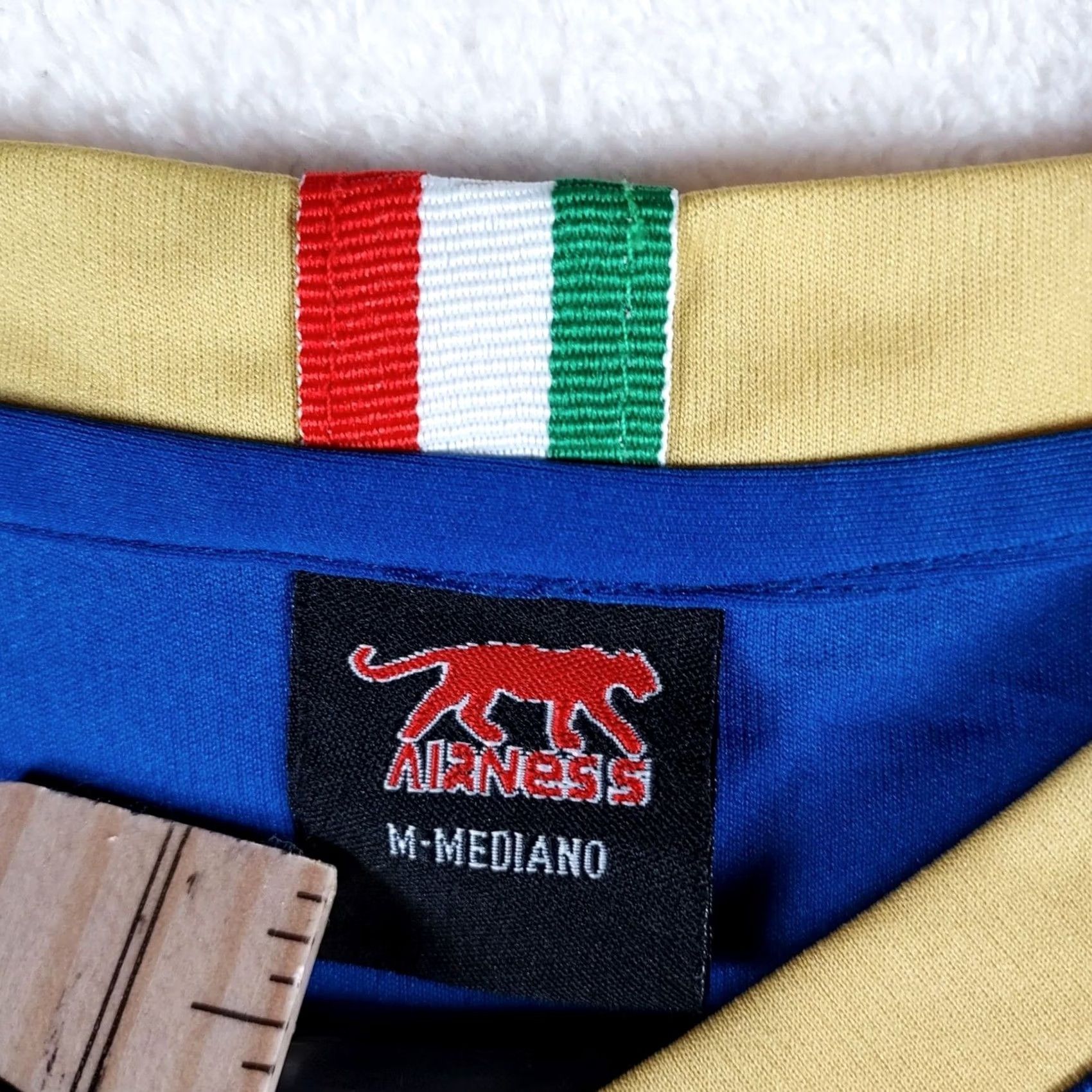 Vintage VINTAGE Italy 2010 FIFA World Cup Soccer Jersey Airness Men’s M Blue Gold Short Sleeve V-Neck Shirt Jerseys Mens Size US M / EU 48-50 / 2 - 4 Thumbnail