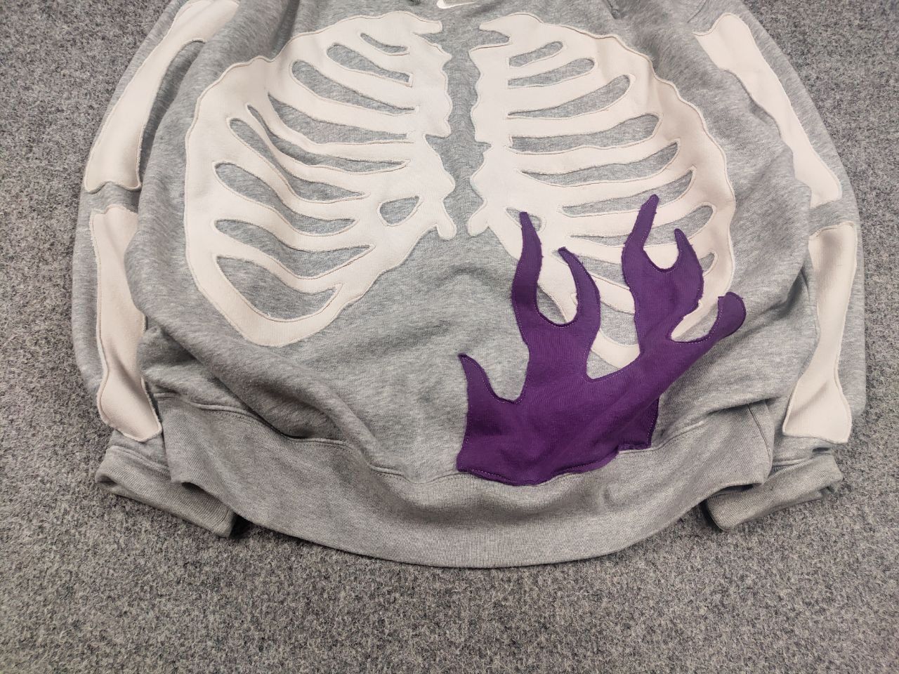 Nike Rare Nike skeleton Logo vintage reworked Hoodie Y2K Style Size US S / EU 44-46 / 1 - 6 Thumbnail