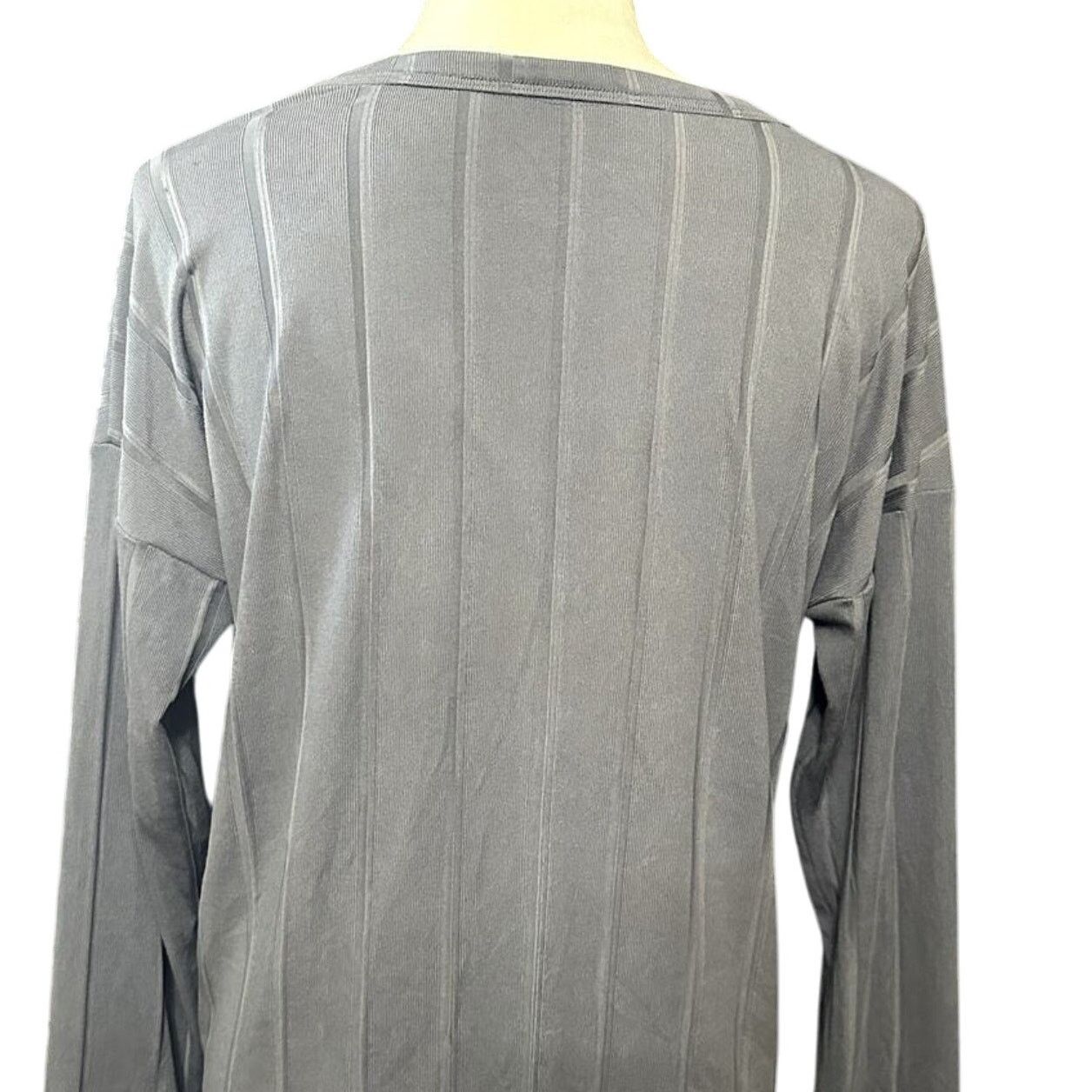 Other Danskin Women's Gray/Blue Light Weight Ribbed Blouse M NWOT Size M / US 6-8 / IT 42-44 - 5 Thumbnail