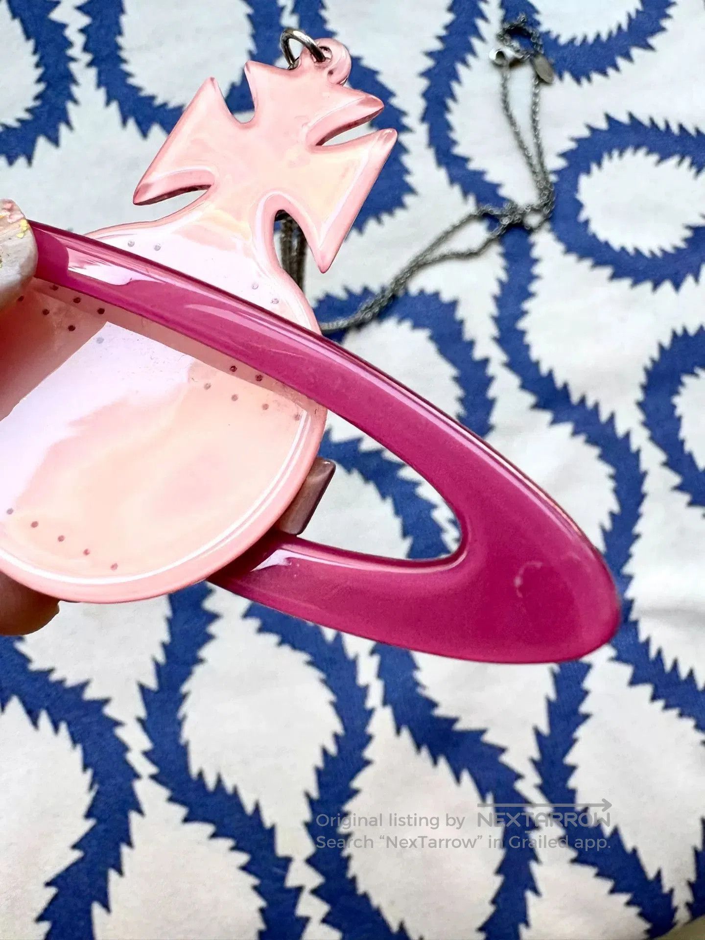 Vivienne Westwood Vivienne Westwood Pink Saturn Acrylic Necklace. Size ONE SIZE - 6 Thumbnail