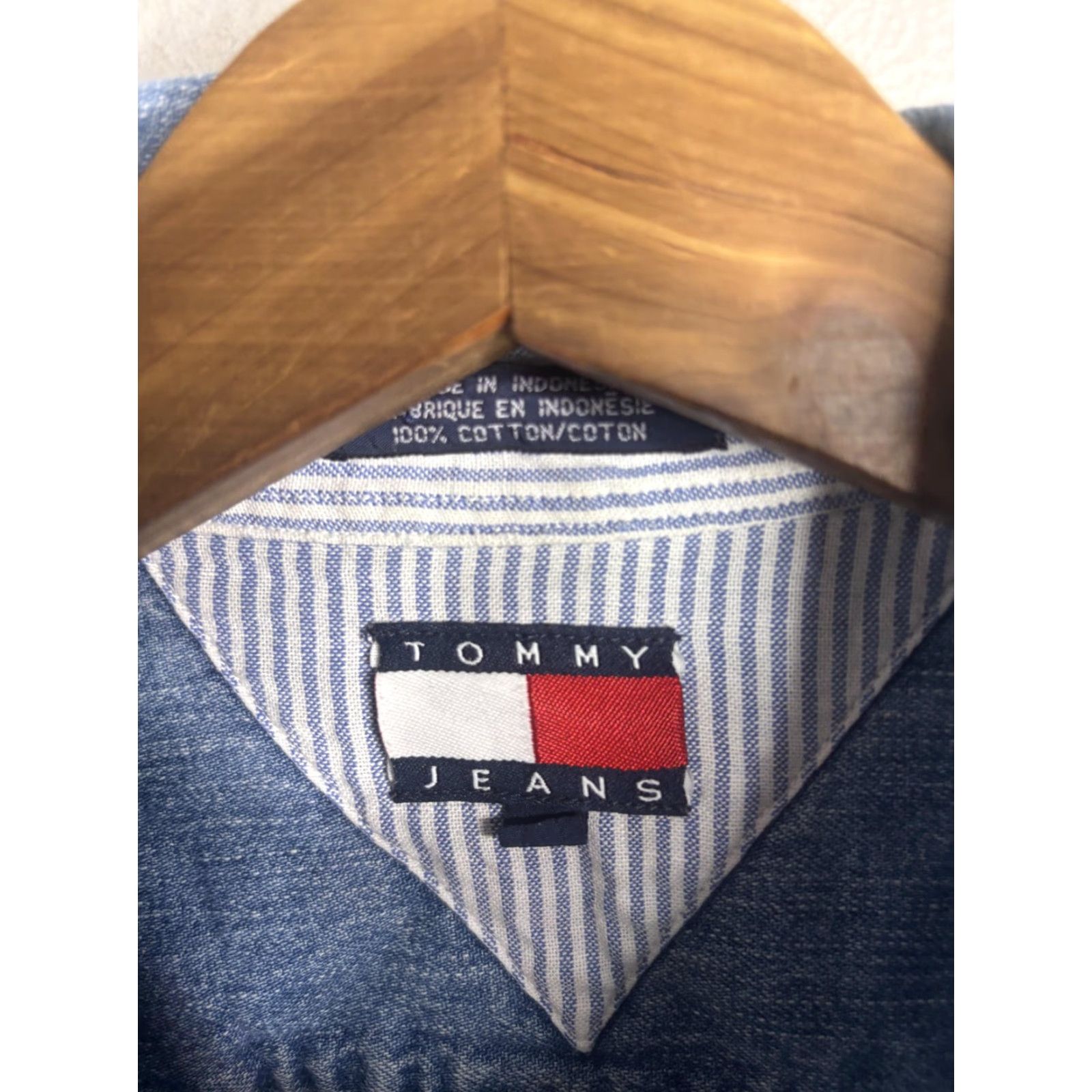 Tommy Hilfiger VINTAGE Tommy Hilfiger Tommy Jeans Shirt Womens XL Blue Denim Long Sleeve Button Front Size XL / US 12-14 / IT 48-50 - 3 Thumbnail