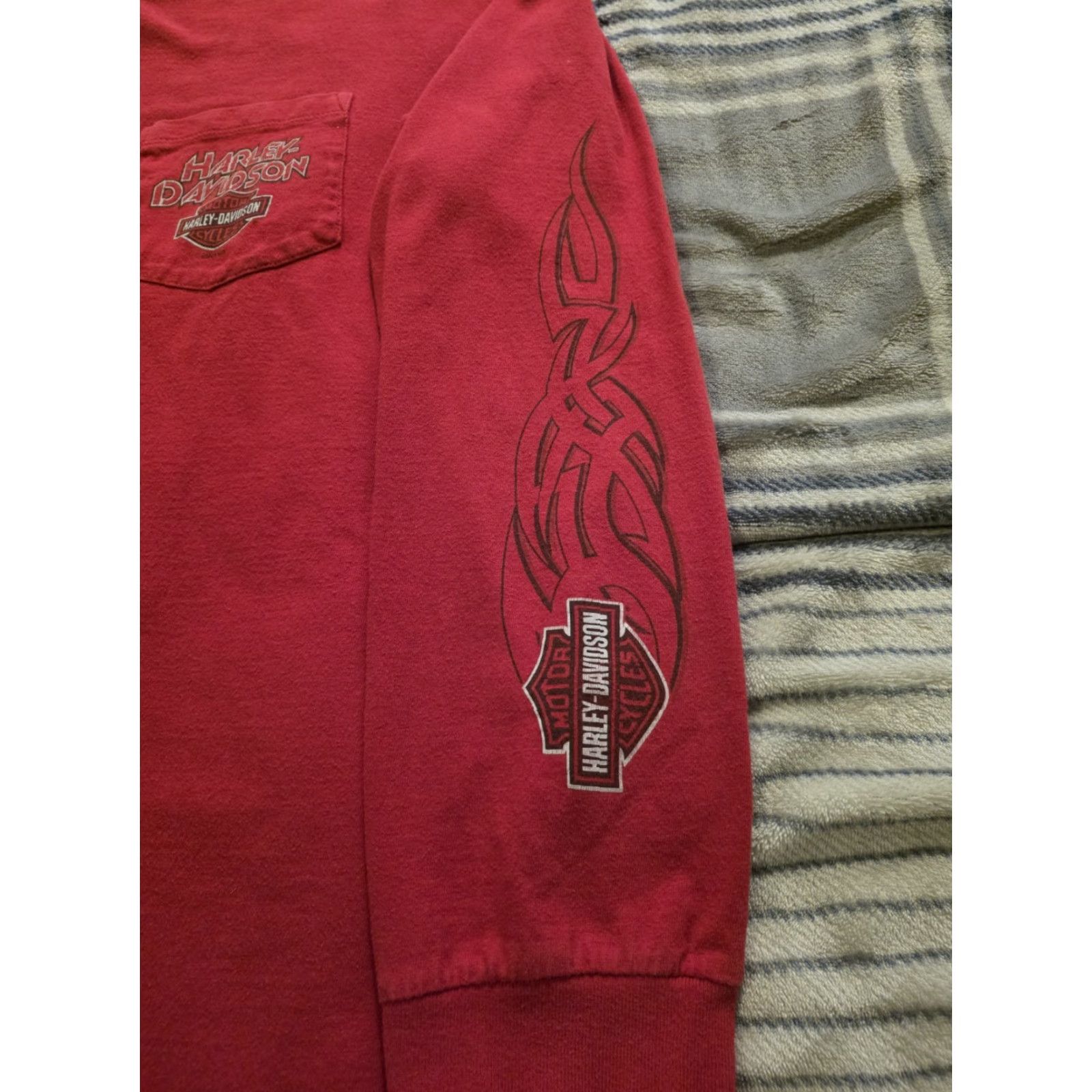 Harley Davidson VINTAGE Harley-Davidson Las Vegas Long Sleeve T-Shirt Tribal Print Sleeves Red Adult XL Size US XL / EU 56 / 4 - 3 Thumbnail