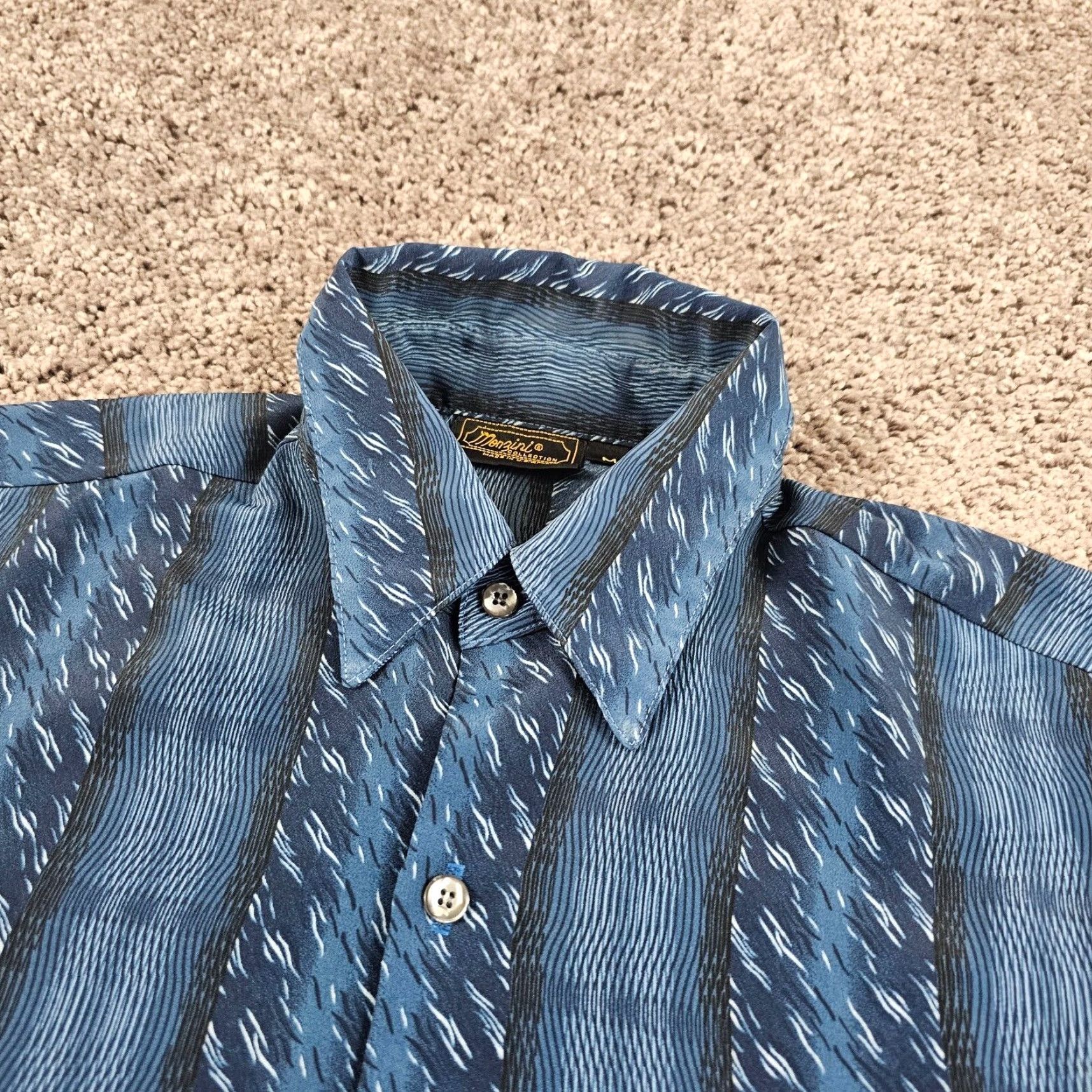 Vintage VINTAGE Monzini Button-Up Shirt Mens XL Blue Geometric Short Sleeve Breathable USA Size US XL / EU 56 / 4 - 2 Thumbnail