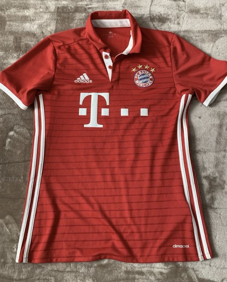 Adidas Hummels jersey bayern munchen Size US S / EU 44-46 / 1 - 2 Thumbnail