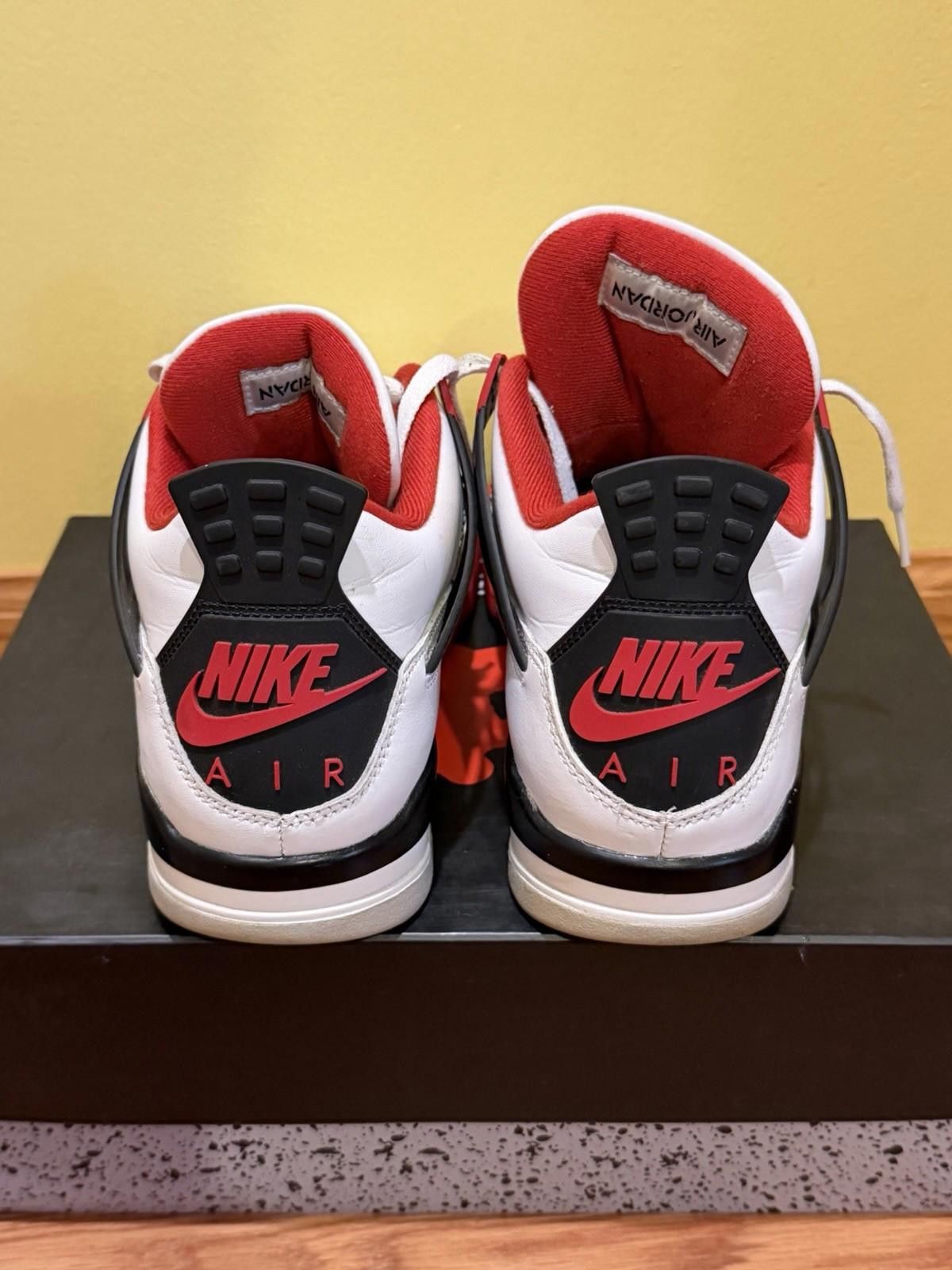 Jordan Brand Nike Air Jordan 4 Retro Fire Red 2020 Size 10 DC7770-160 Size US 10 / EU 43 - 4 Thumbnail