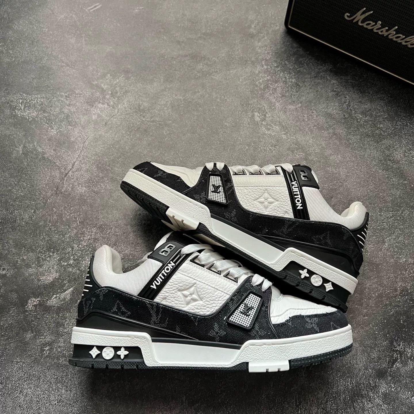 Louis Vuitton Louis Vuitton Training Black Lowtop Sneakers 39 Men Size US 6.5 / EU 39-40 - 1 Thumbnail