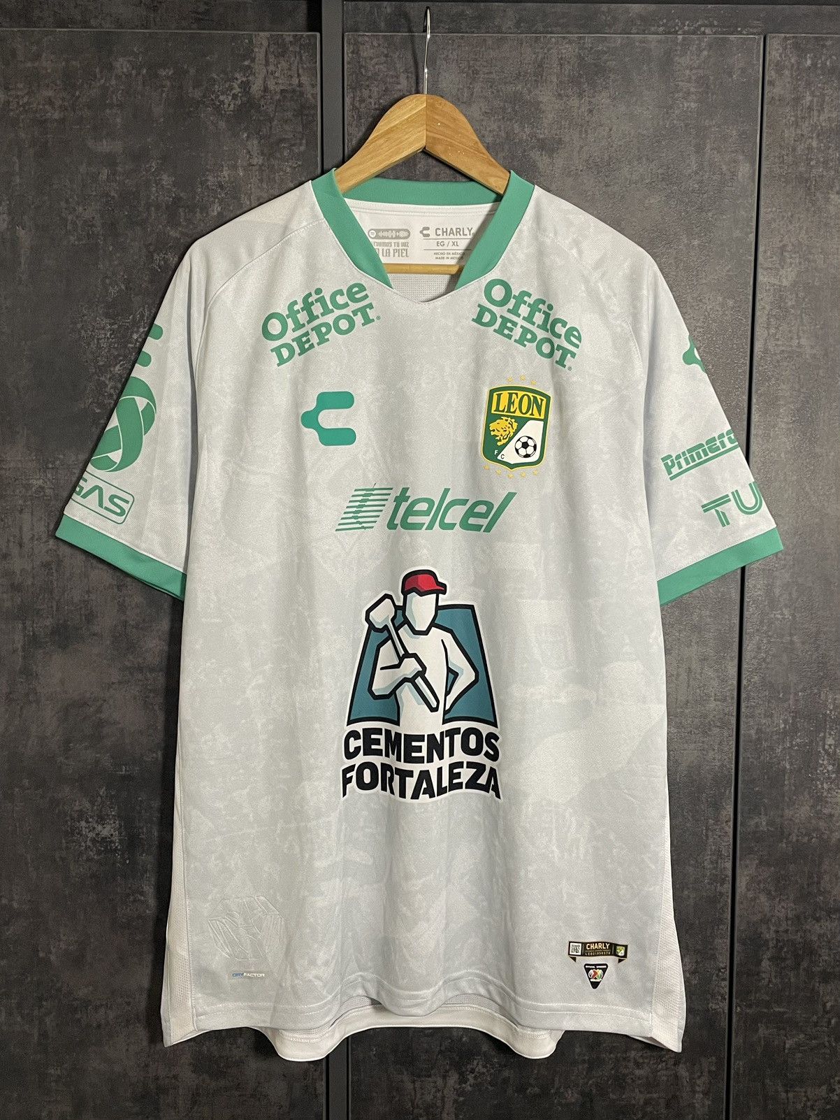 Vintage Rare Leon 2021 Soccer Team Away Jersey Blokecore Size US XL / EU 56 / 4 - 2 Thumbnail