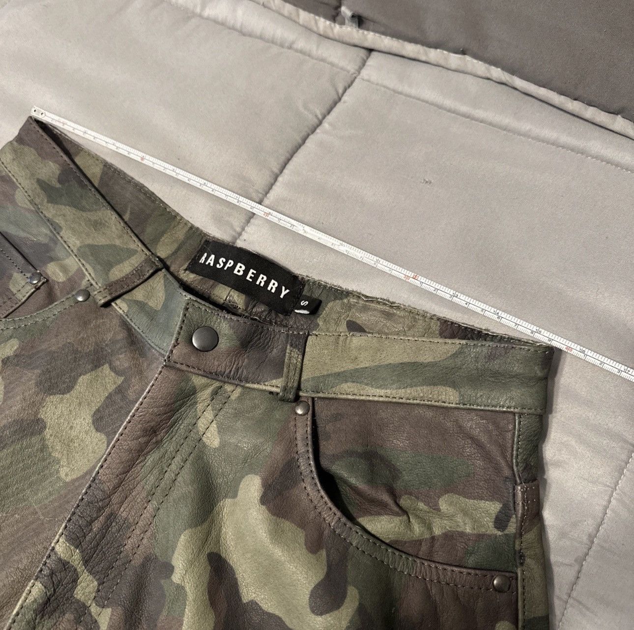 The GV Gallery GV Gallery Raspberry Hills Camo Barrack Leather Shorts S Size US 30 / EU 46 - 6 Thumbnail