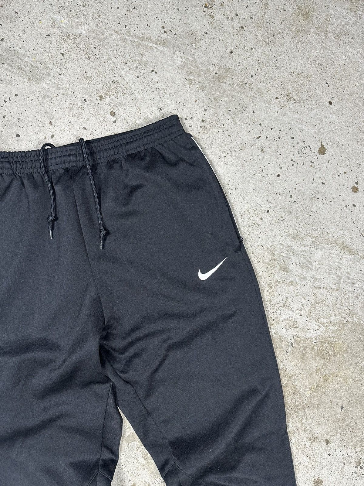 Nike × Vintage Vintage Nike Black Track Pants Swoosh Y2K Size US 30 / EU 46 - 6 Thumbnail
