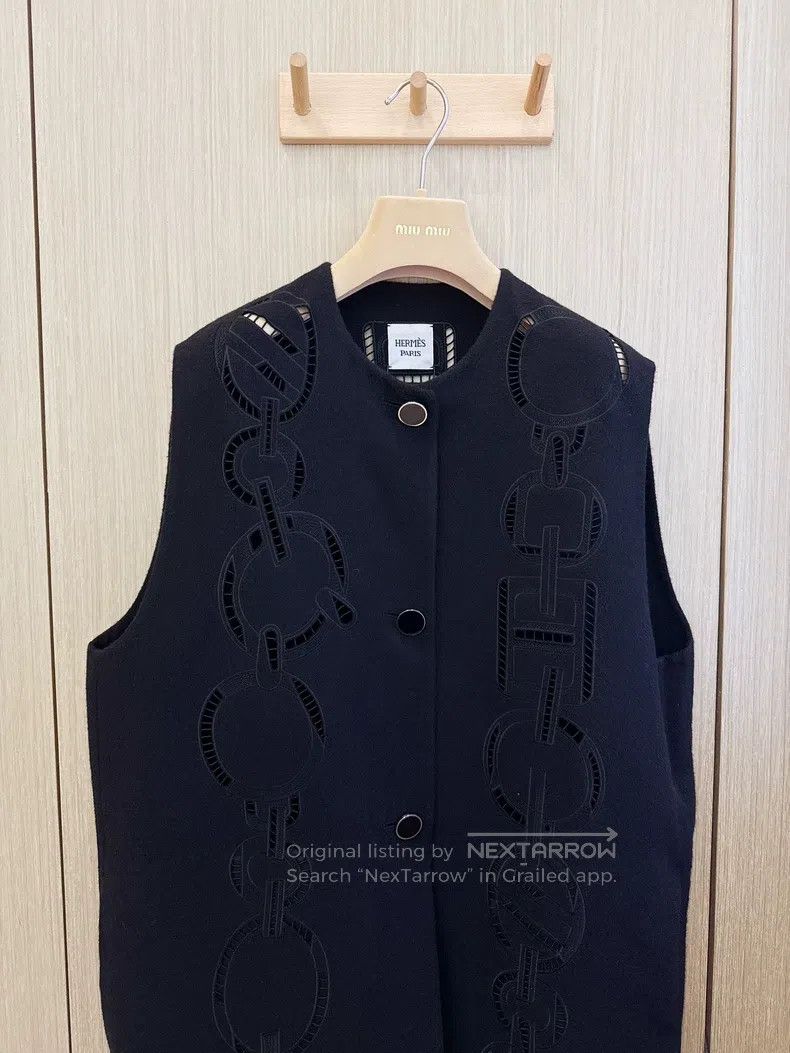 Hermes Hermes Black sheer cashmere vest with classic H chain embr Size XS / US 0-2 / IT 36-38 - 3 Thumbnail