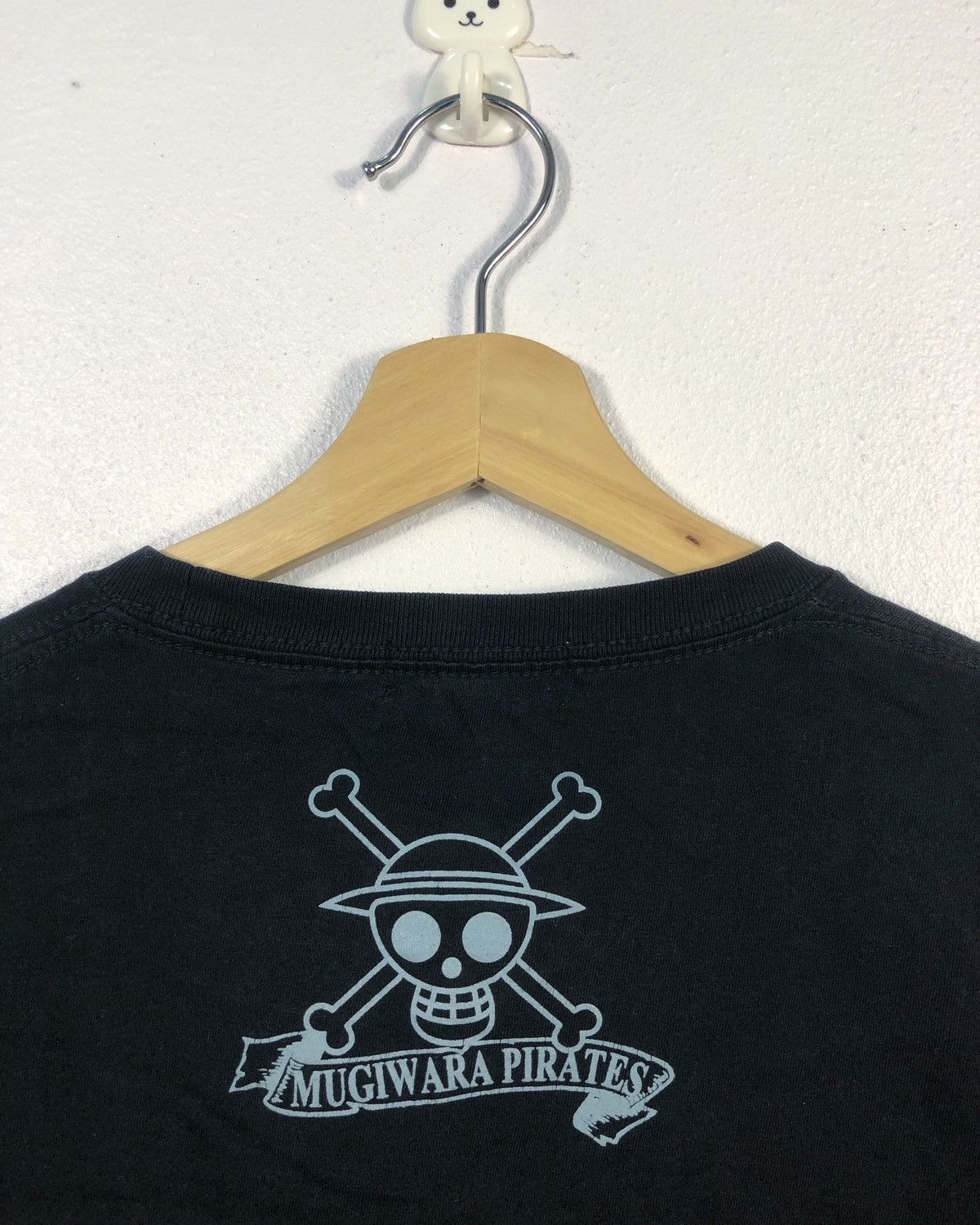 Anime × Japanese Brand × One Piece Rare One Piece Japan Big Logo Tee Size US L / EU 52-54 / 3 - 8 Thumbnail