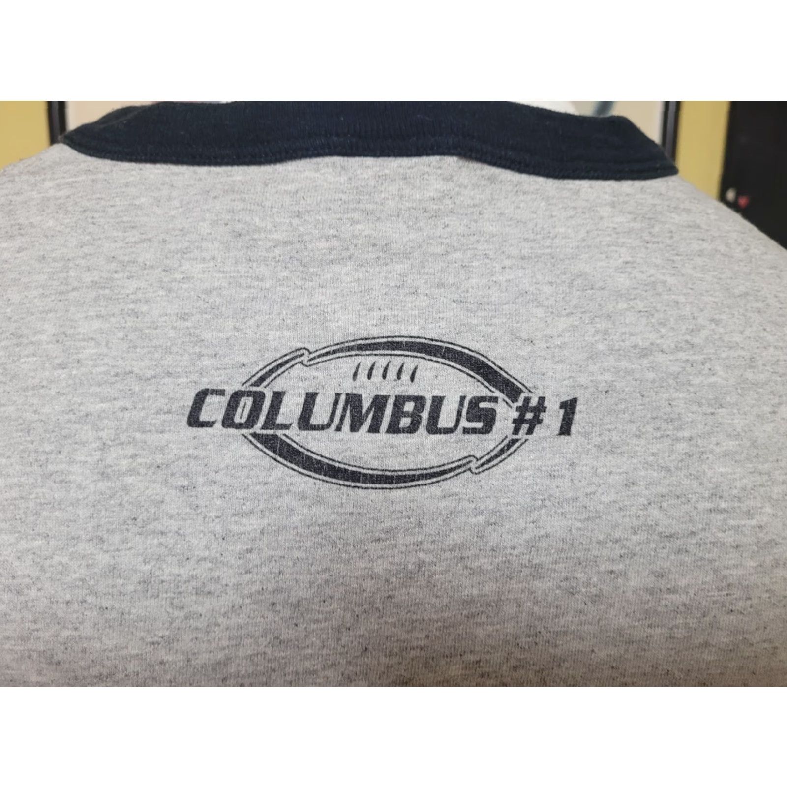 Vintage VINTAGE Hooters Columbus OH Ringer Jersey T Shirt Large NICE Wings Bar Restaurant Mens Gray 90s/Graphic/Nice Wings/Bar Theme T-Shirt AS Tees Size US L / EU 52-54 / 3 - 4 Thumbnail