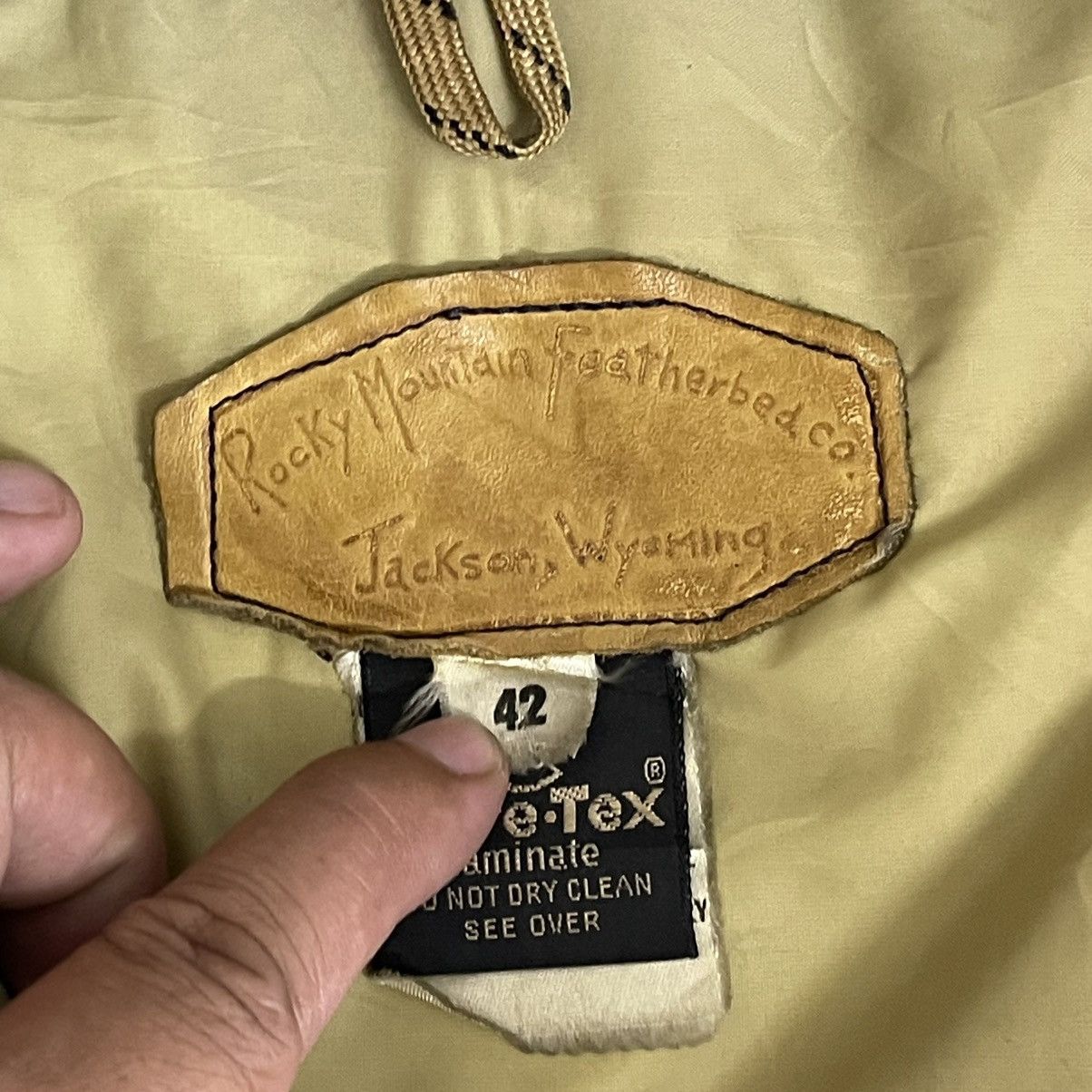 Vintage Rocky Mountain Featherbed Goretex Fabric Jacket