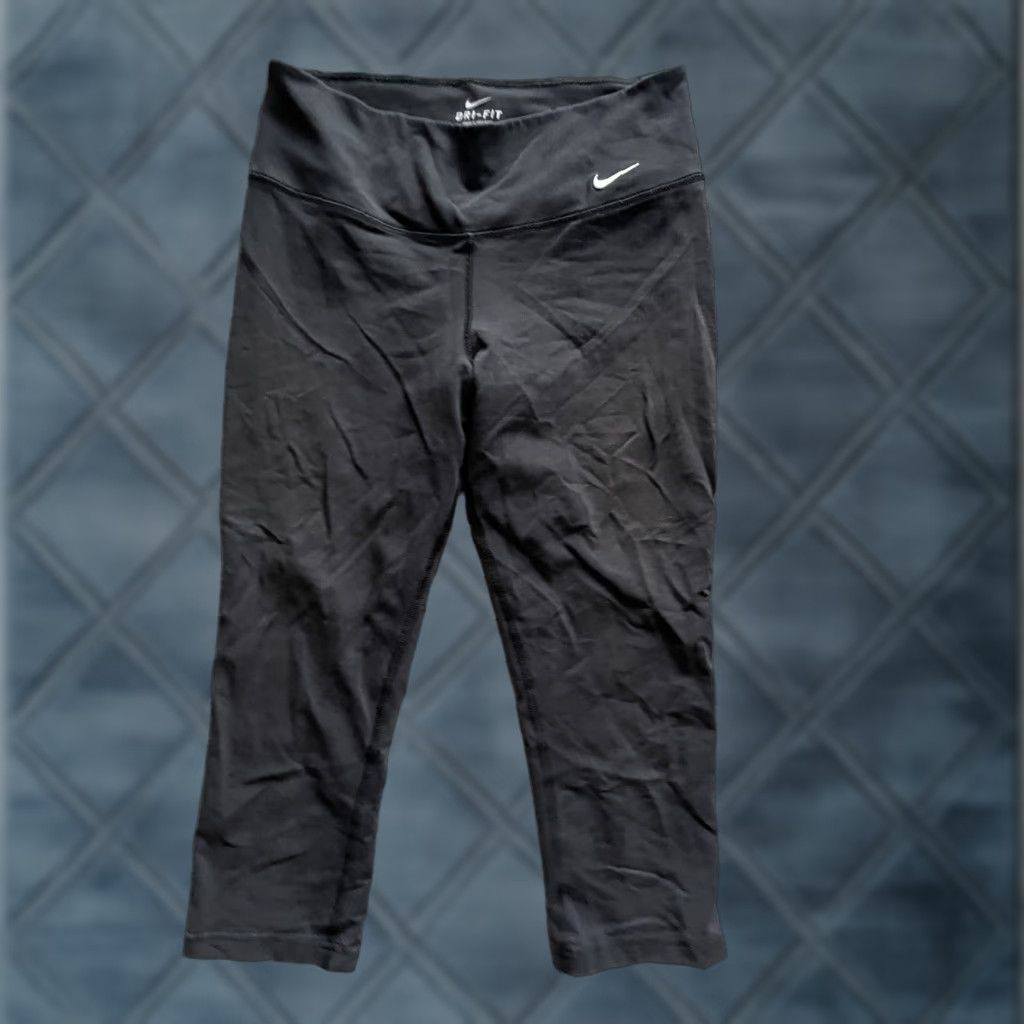 Nike NIKE Dri-FIT Capri Tights Pants Women's Small Black Athletic Activewear Size 28" / US 6 / IT 42 - 1 Thumbnail