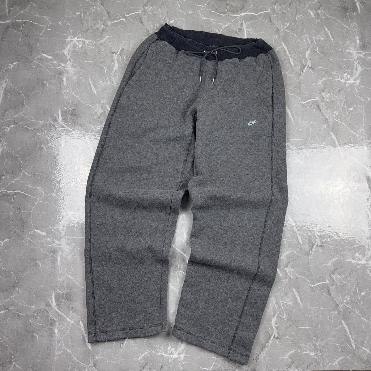 Nike Vintage Nike Oversize Baggy Gray Sweatpants Size L Size US 34 / EU 50 - 1 Thumbnail
