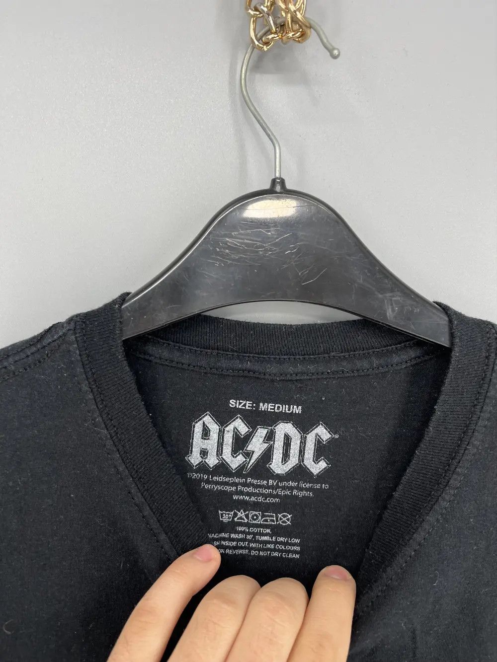 Band Tees × Vintage Vintage Y2K ACDC "Back in Black" T-Shirt Rock Band Size XL Size US XL / EU 56 / 4 - 7 Thumbnail