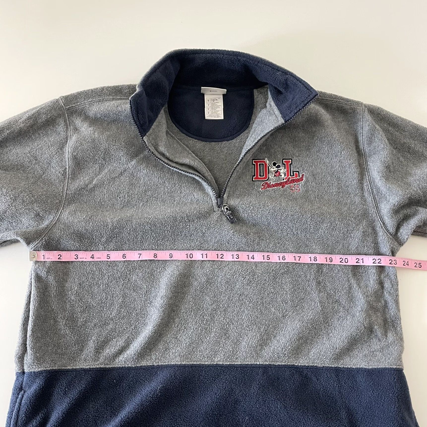 Disney Disneyland Fleece 1/4 Zip Pullover Jacket Men's M Gray Size US M / EU 48-50 / 2 - 4 Thumbnail