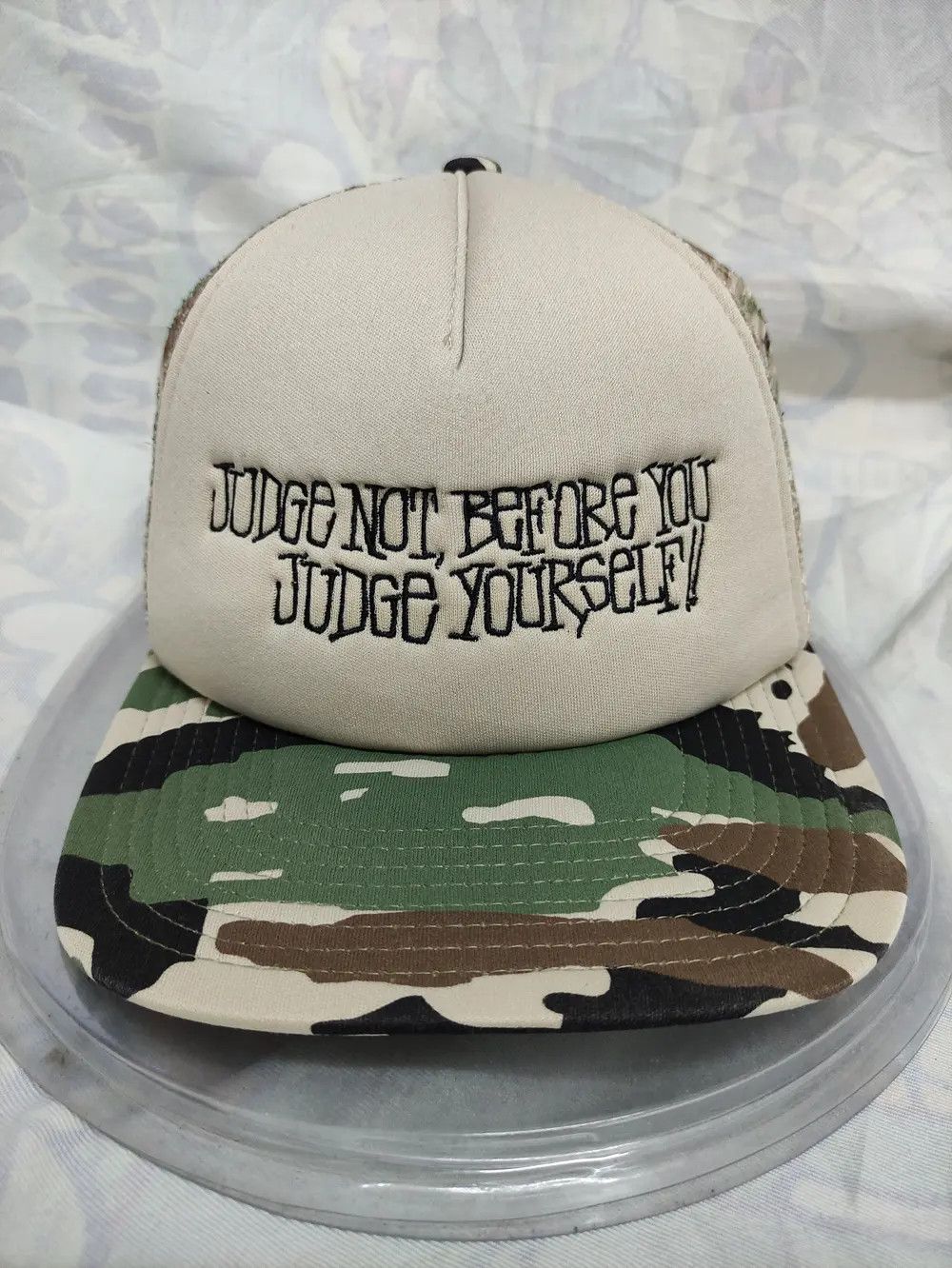 Stussy STUSSY "JUDGE NOT, BEFORE YOU JUDGE YOURSELF!" TRUCKER CAP Size ONE SIZE - 2 Thumbnail