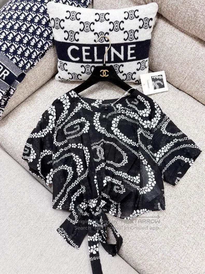 Chanel Chanel Wavy double C short sleeves Size XXS / US 00 / IT 34 - 2 Thumbnail