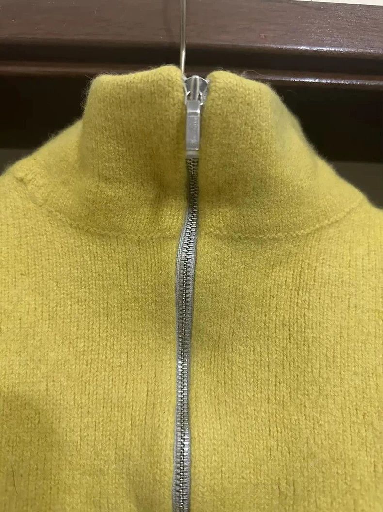 Loro Piana LORO PIANA She's wearing a cashmere cardigan Size S / US 4 / IT 40 - 2 Thumbnail