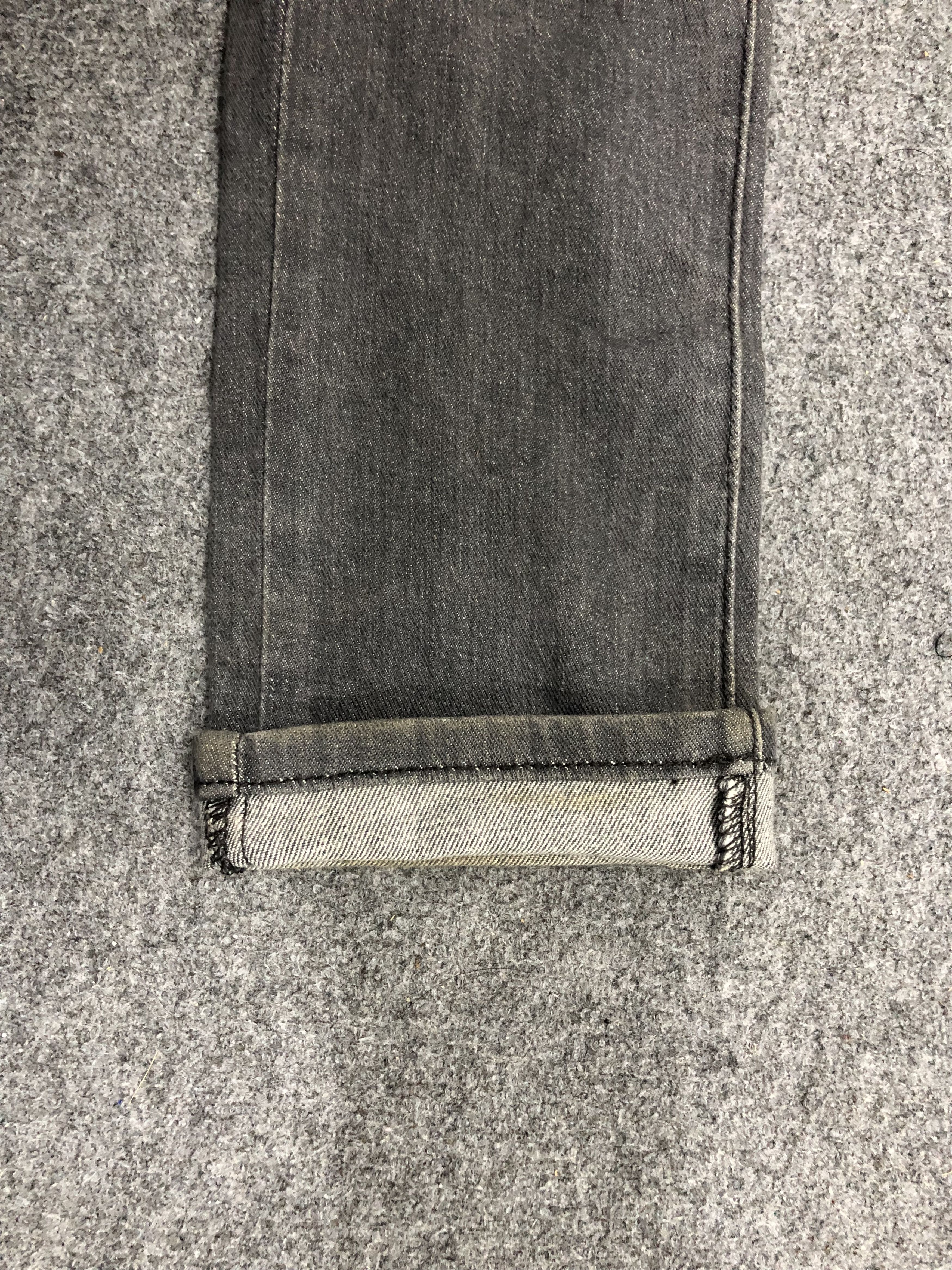 Levi's × Vintage Vintage Levis 510 Faded Black Skinny Jeans DP1283 Size US 27 - 12 Thumbnail