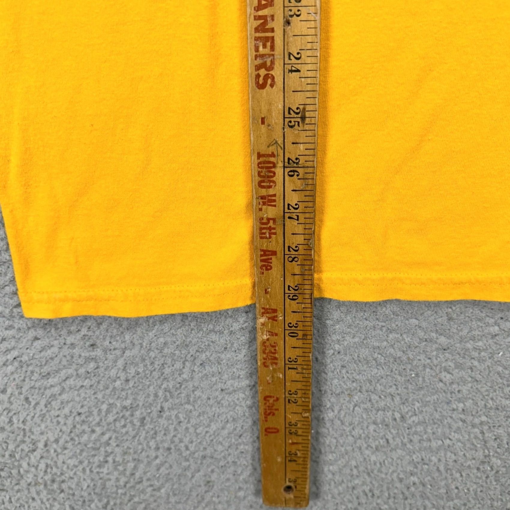 Vintage Michigan Mom T-Shirt XL Yellow Short Sleeve Crew Neck Cotton Steve & Barry's Mens Tee Size US XL / EU 56 / 4 - 7 Thumbnail