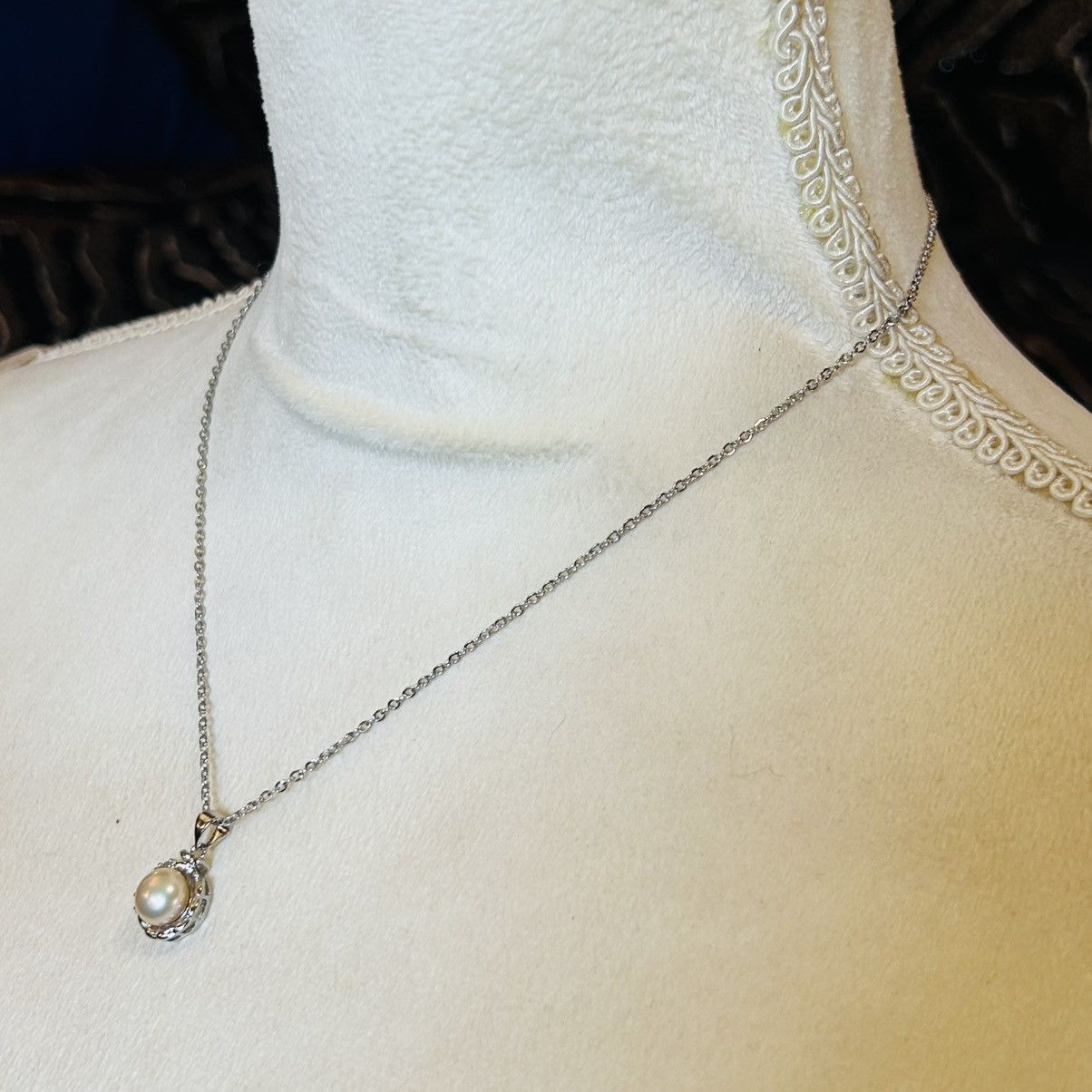Handmade Handcrafted genuine fresh water pearl pendant necklace Size ONE SIZE - 8 Thumbnail