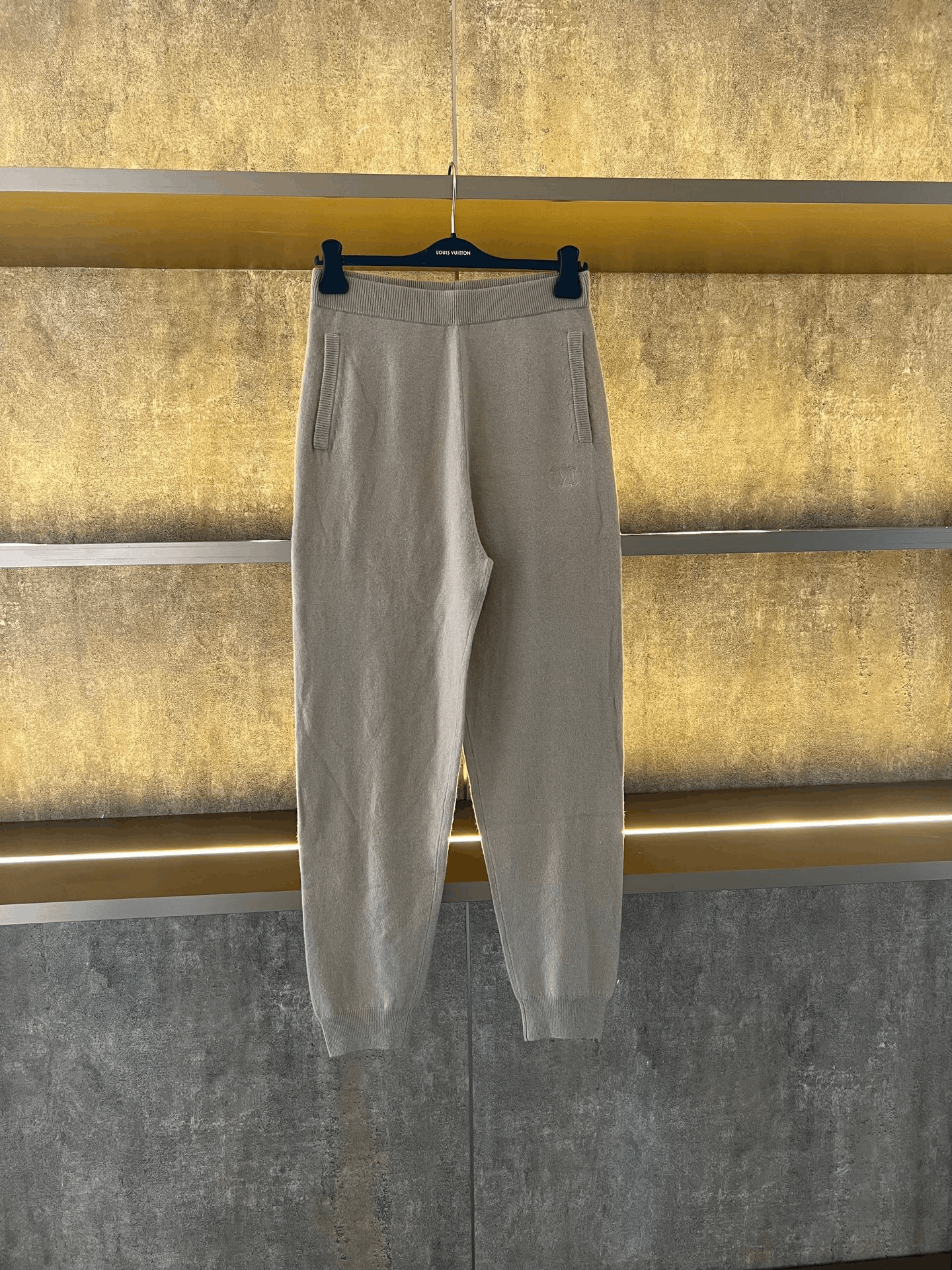 Max Mara Max Mara Pants 26 Women Size 26" / US 2 / IT 38 - 1 Thumbnail