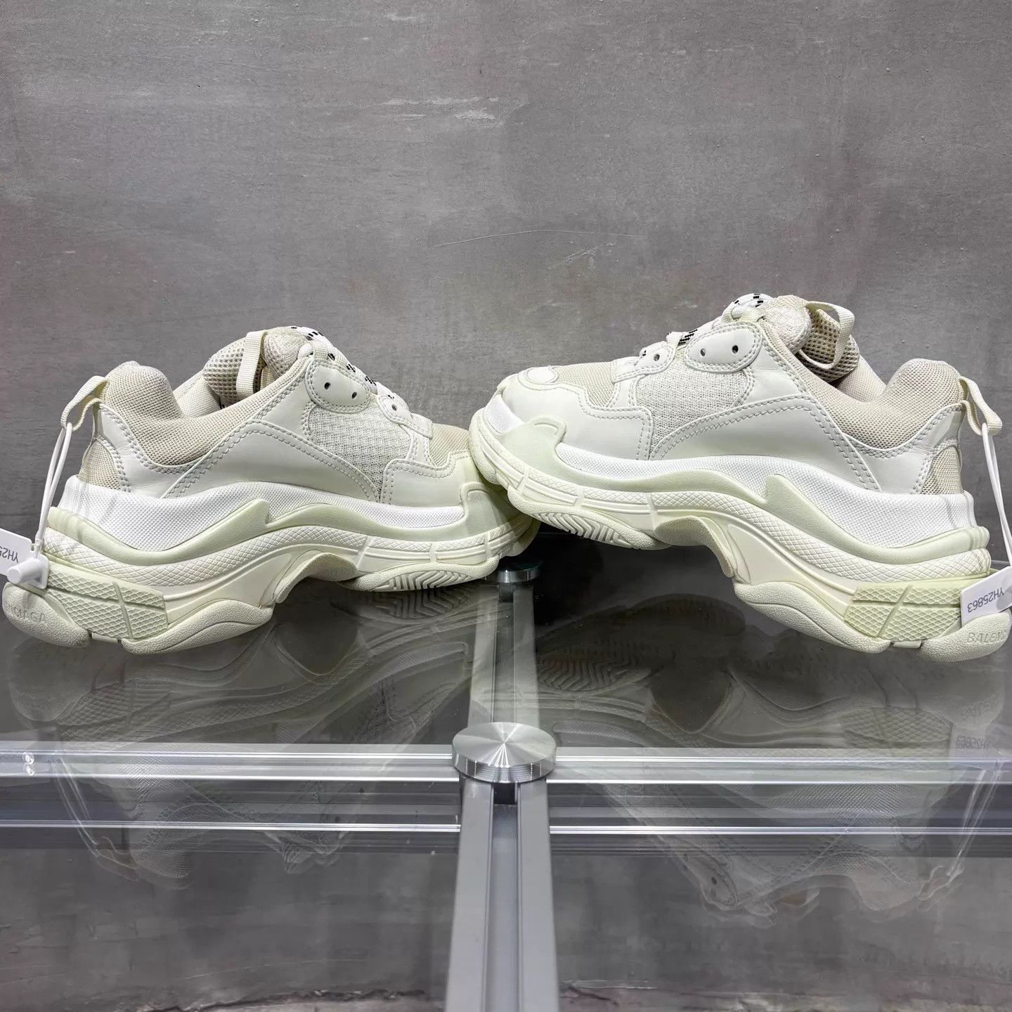 Balenciaga Balenciaga Triples Off-White Distressed 37 Sneaker Size US 6.5 / IT 36.5 - 5 Thumbnail