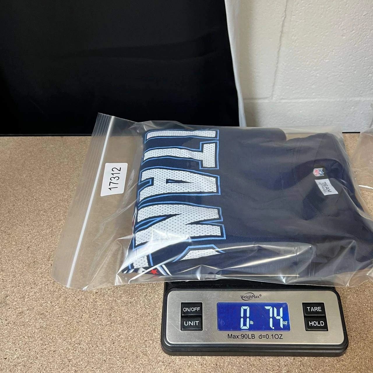 Other Tennessee Titans Shirt Men Blue Long Sleeve Crew Neck New L Size US L / EU 52-54 / 3 - 7 Thumbnail