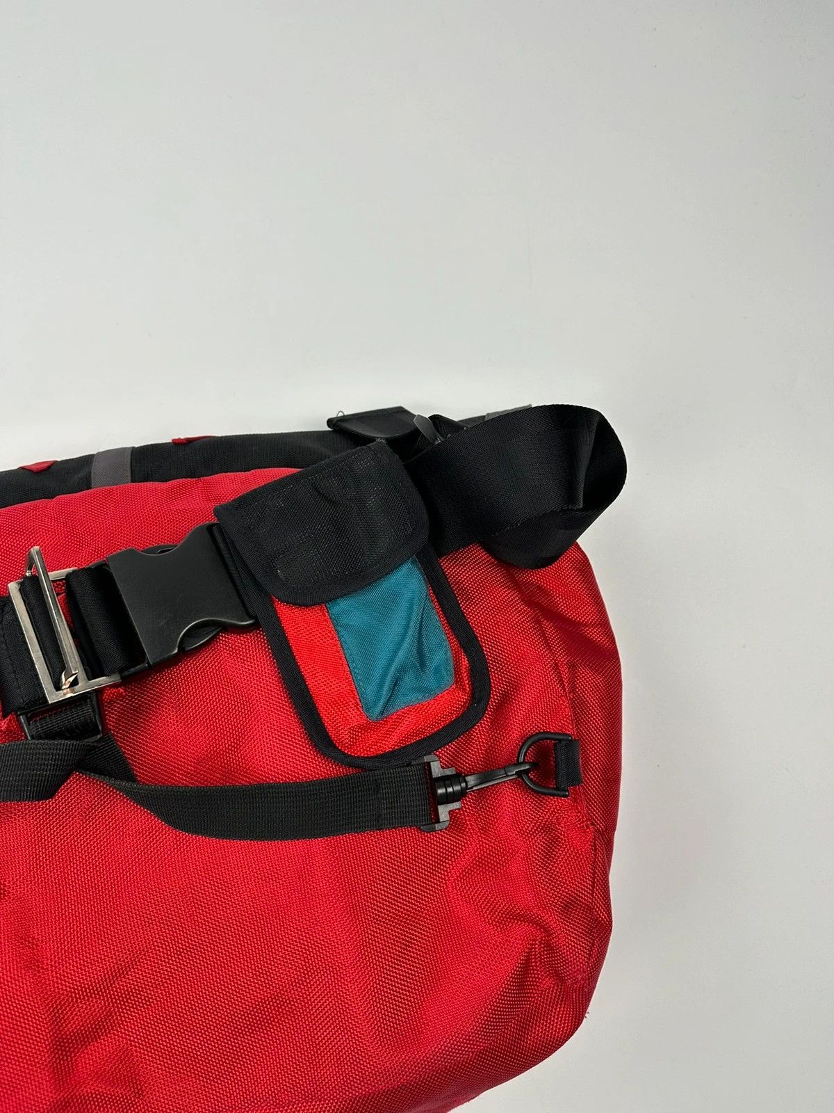 Marithe + Francois Girbaud Marithé + François Girbaud Red & Black Messenger Bag Size ONE SIZE - 7 Thumbnail
