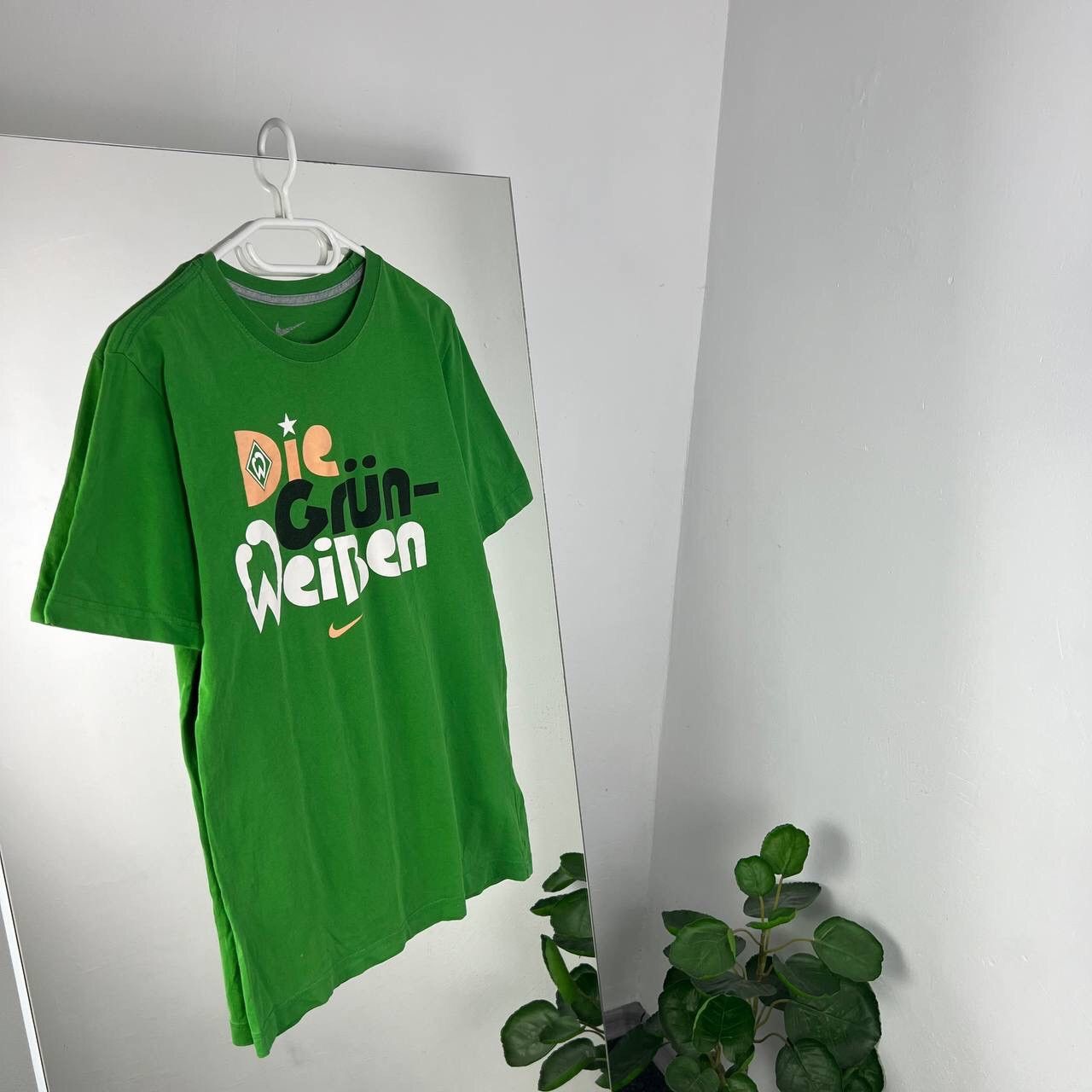 Nike Wolfsburg Nike Vintage Tee Y2K Style Jersey Size US S / EU 44-46 / 1 - 1 Thumbnail