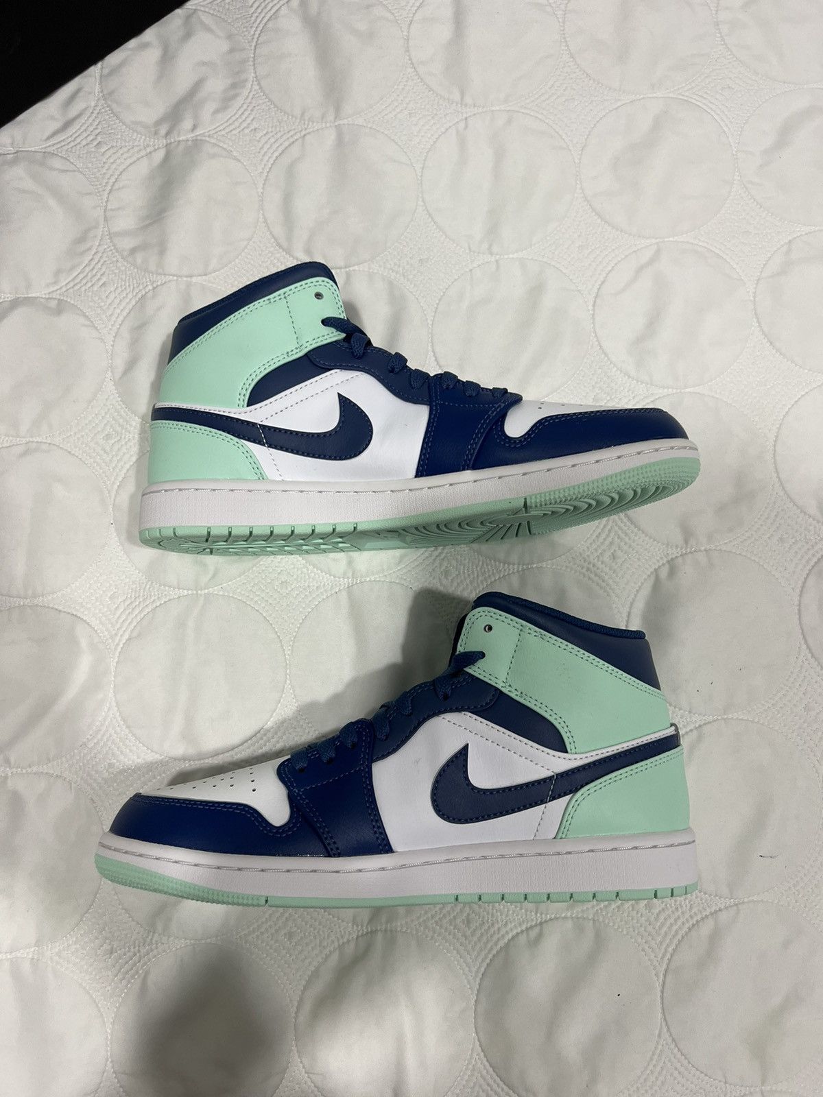 Jordan Brand Jordan 1 Mid Mystic Navy Mint Foam Size US 9.5 / EU 42-43 - 2 Thumbnail
