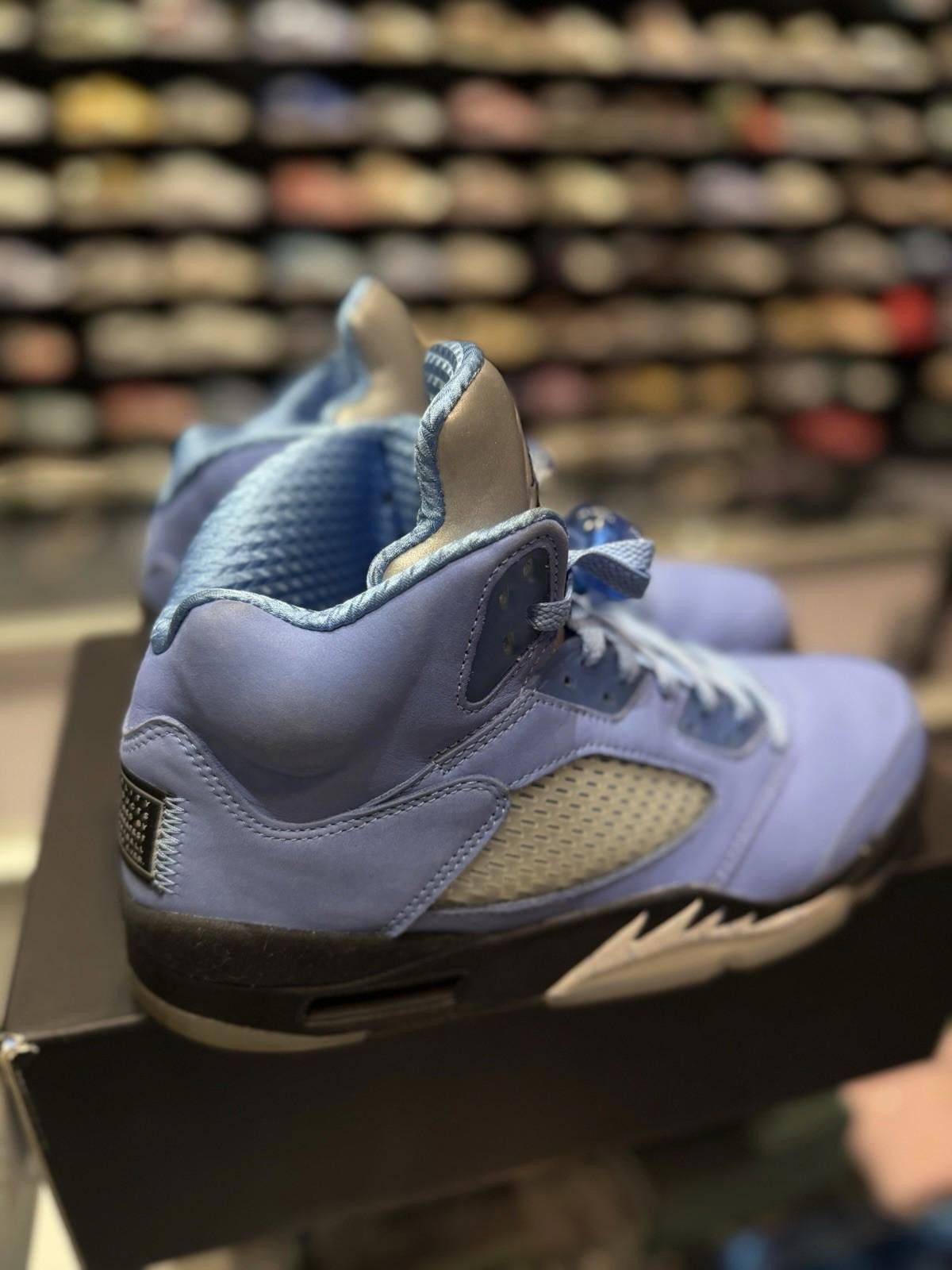 Jordan Brand Jordan 5 Retro SE UNC University Blue Sneakers Size 9.5 Size US 9.5 / EU 42-43 - 12 Thumbnail
