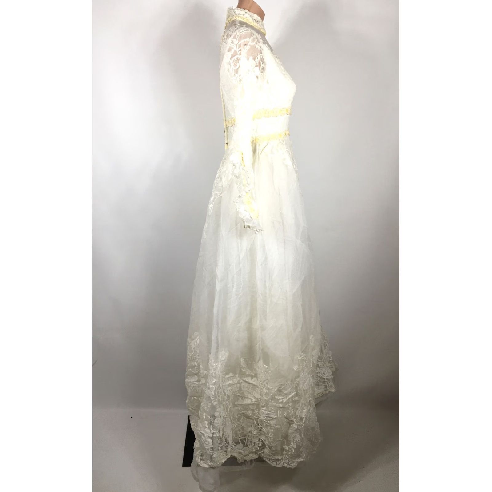 Vintage Vintage Alfred Angelo Ruffle Wedding Dress - US 1960s Lace S/M Size ONE SIZE - 4 Thumbnail