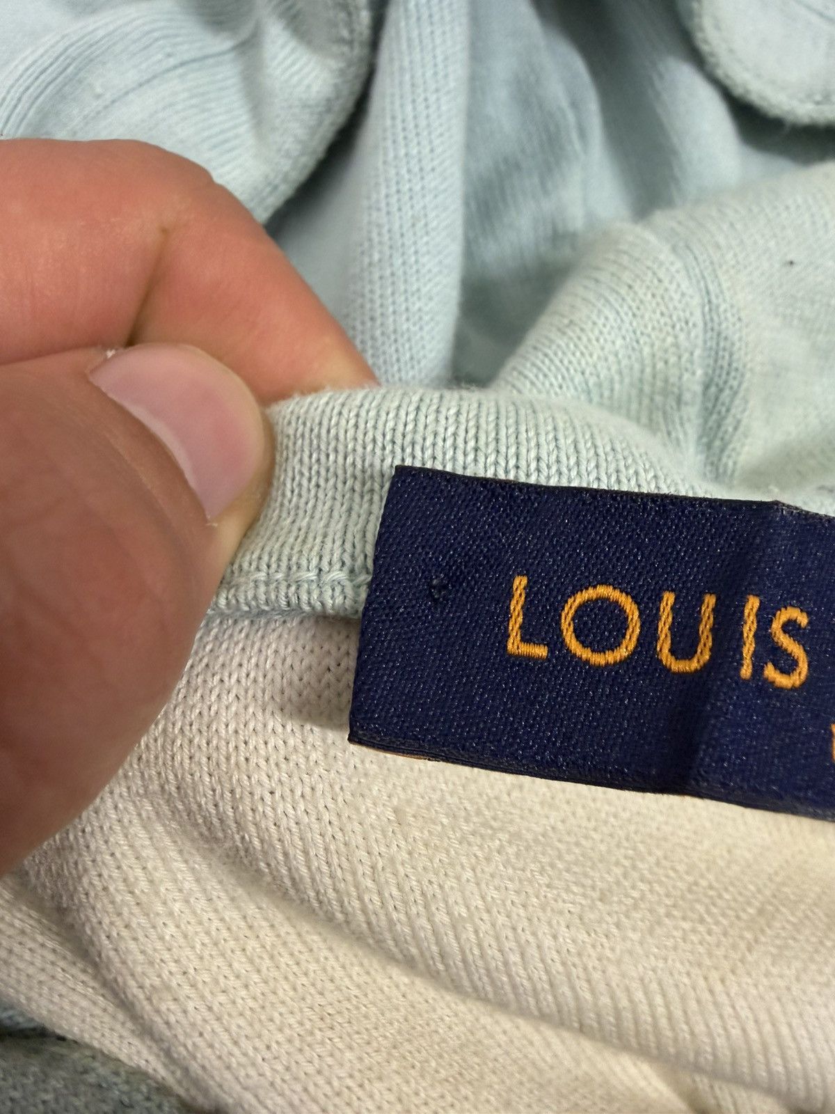 Louis Vuitton Louis Vuitton Gradient Monogram Baby Blue Hoodie Size US L / EU 52-54 / 3 - 11 Thumbnail