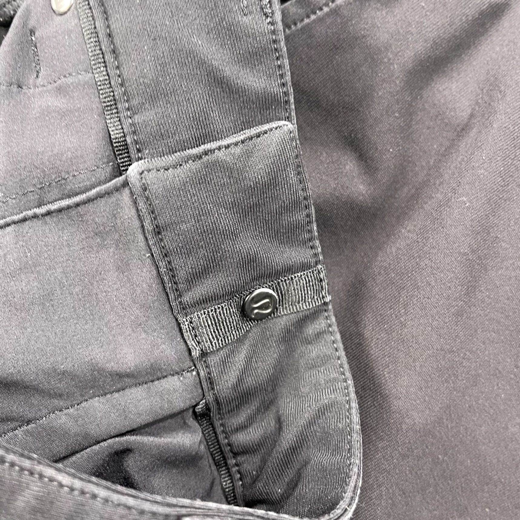 Lululemon Lululemon Pants Mens 34x30 Black Warpstreme Slim Casual Chino Button Preppy ABC Pants Mens 34 Black Warpstreme Sl im Casual Chino Button Preppy Size US 34 / EU 50 - 6 Thumbnail