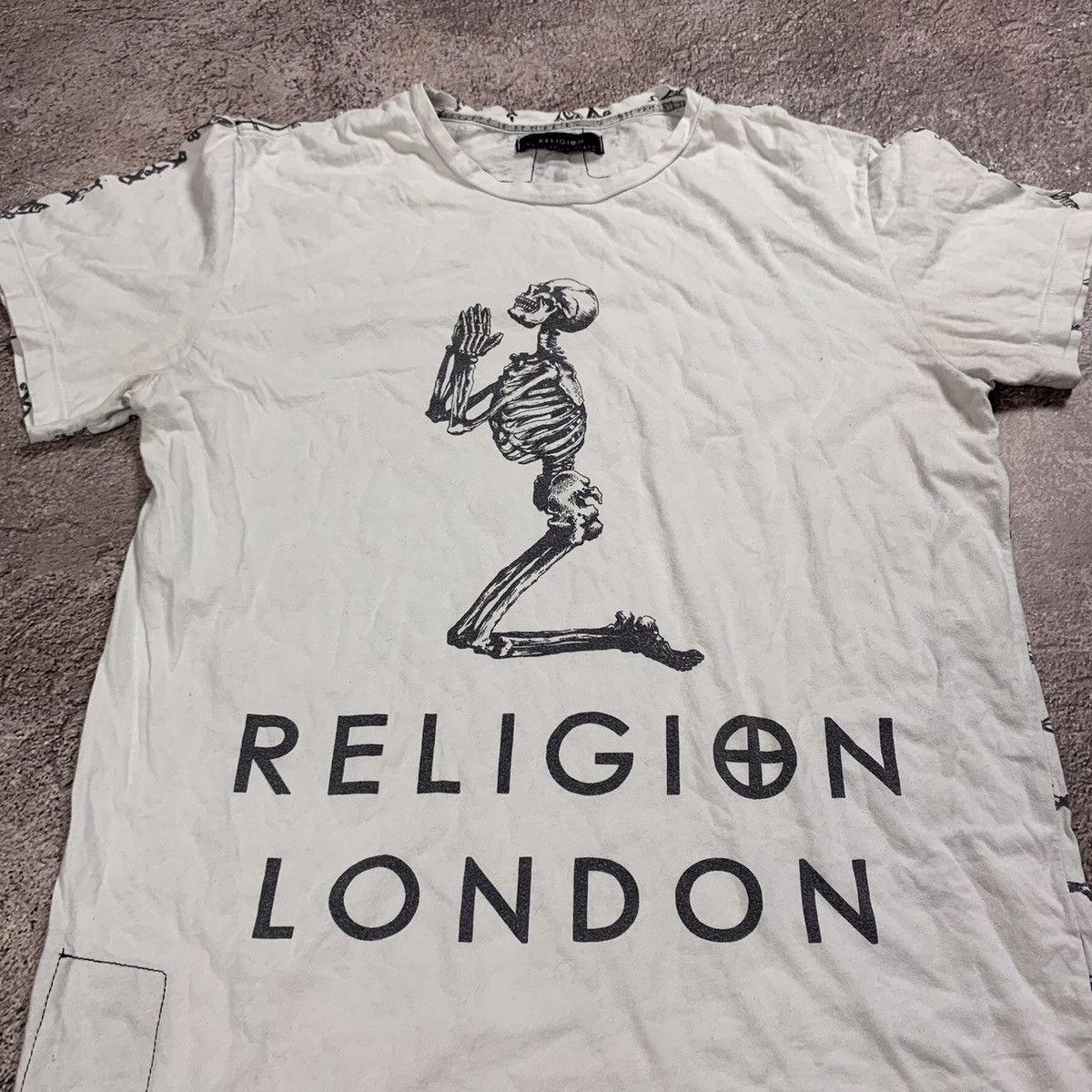 Band Tees VINTAGE Y2K RELIGION LONDON SKELETON DEAD FACE HORROR Size US S / EU 44-46 / 1 - 3 Thumbnail