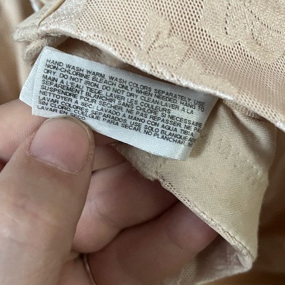 Other Wacoal 85276 Full Figure Seam & Wireless Bra beige sz 36D Size ONE SIZE - 9 Thumbnail
