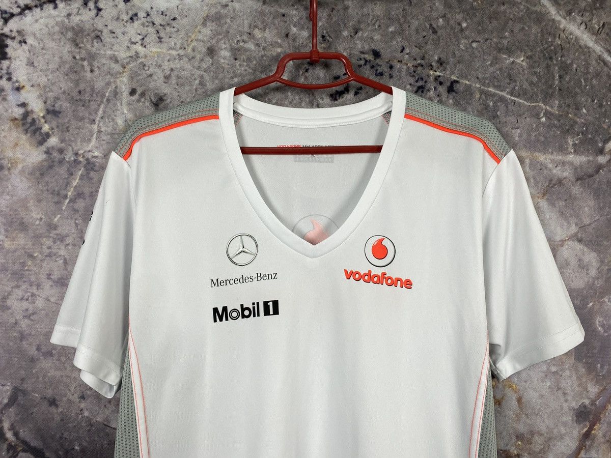 Malcolm McLaren × Mercedes-Benz Women’s Vodafone McLaren Mercedes T-Shirt Button Size XL Size XL / US 12-14 / IT 48-50 - 2 Thumbnail